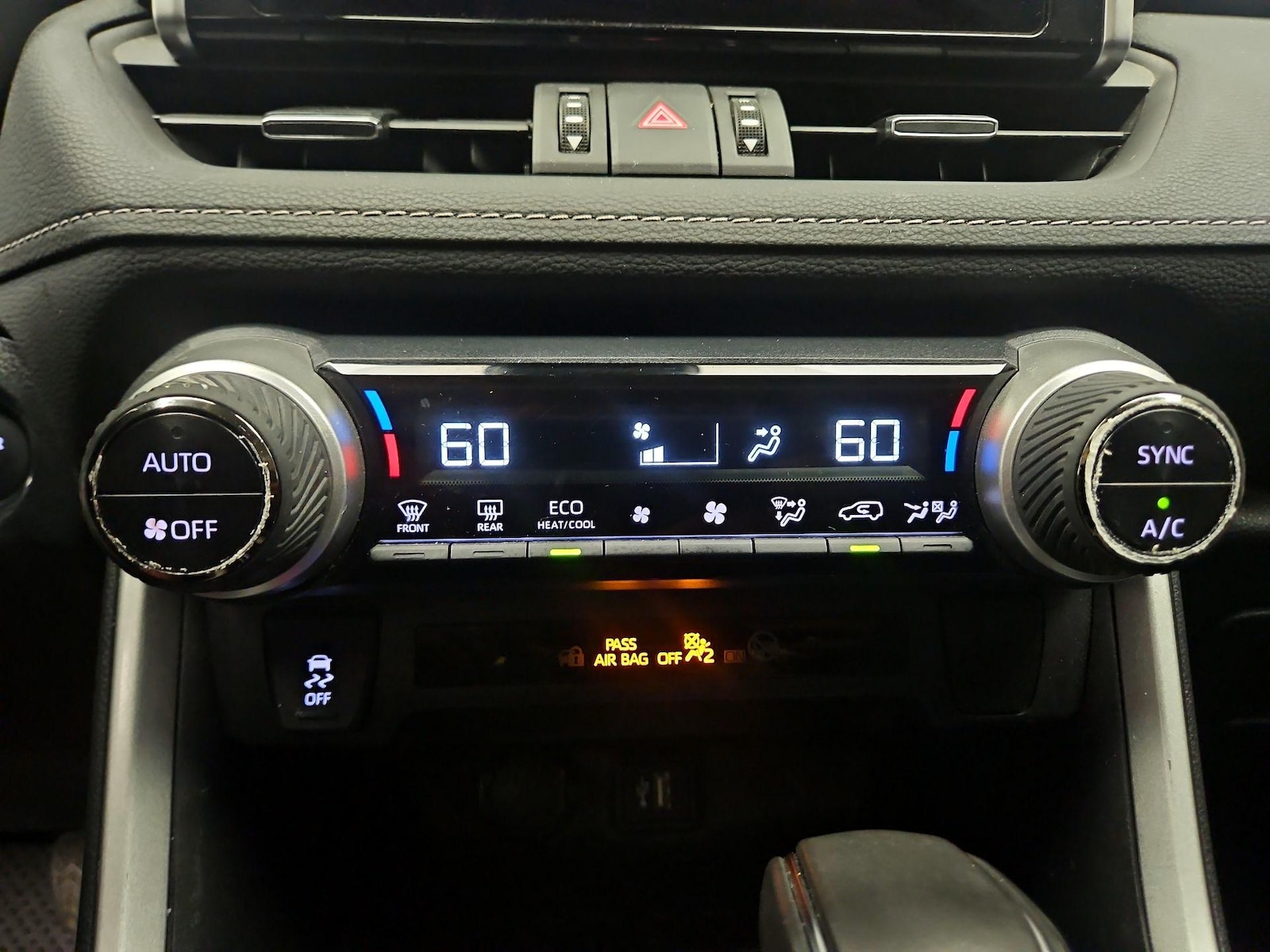 2024 Toyota RAV4 XLE Premium - Photo 17