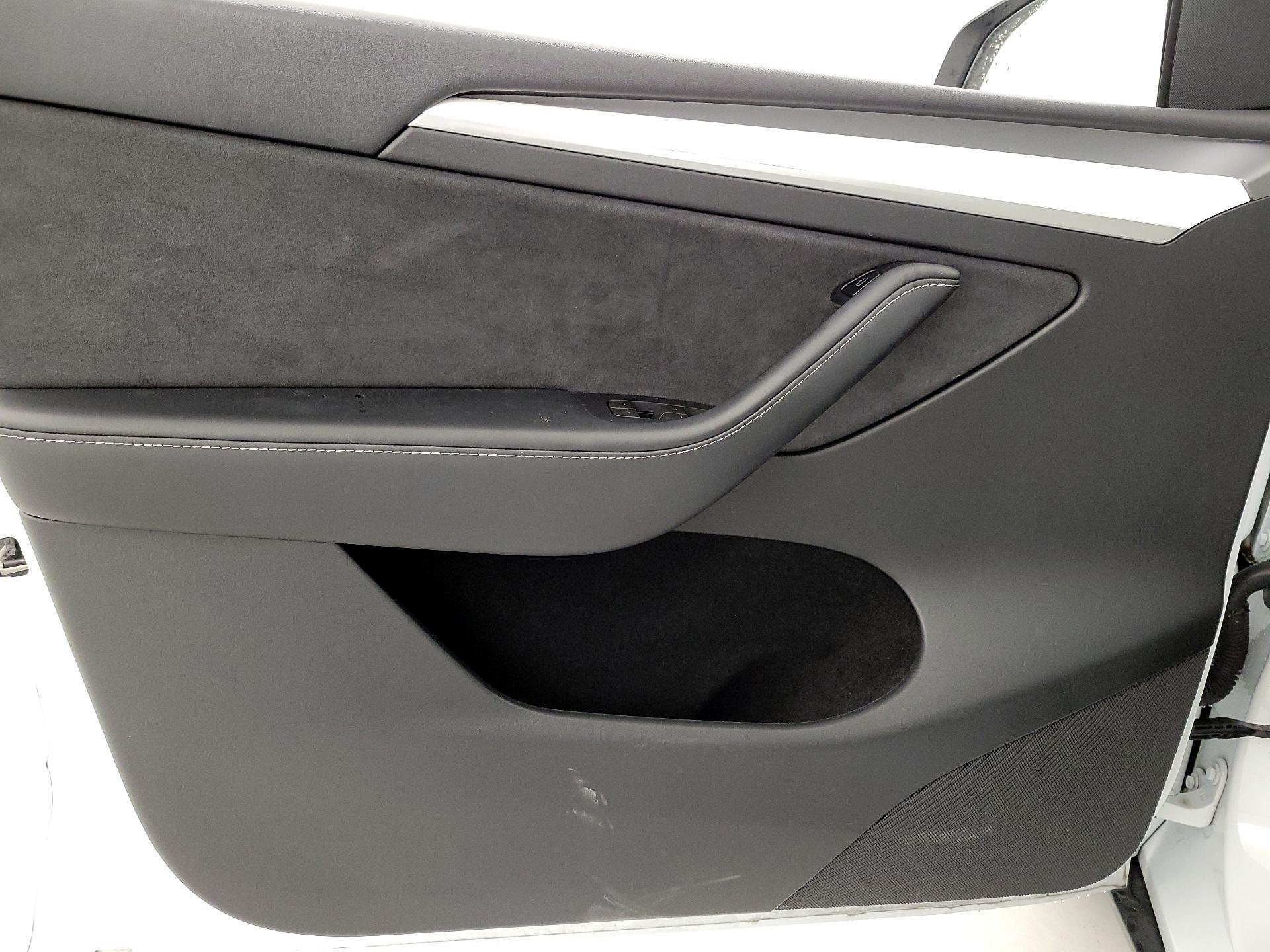 Thumbnail: 2023 Tesla Model Y - 12