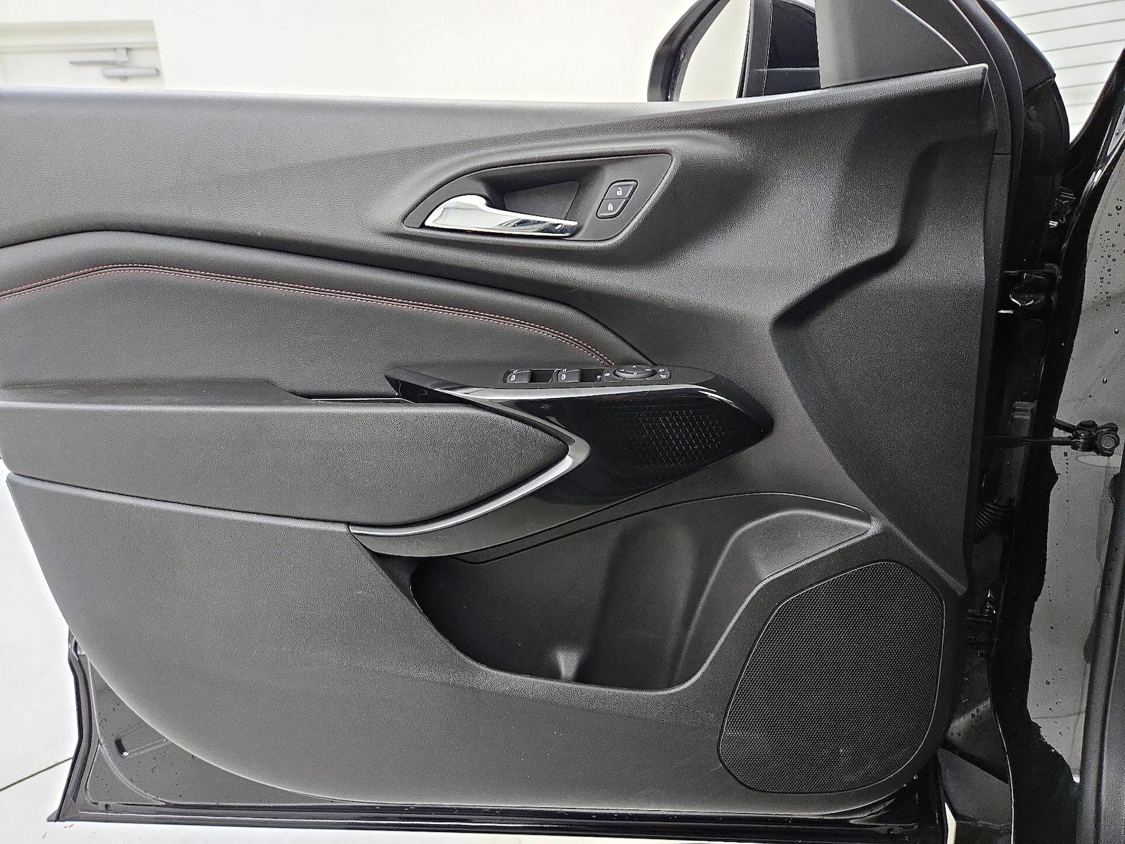 2025 Chevrolet Trax RS - Photo 13
