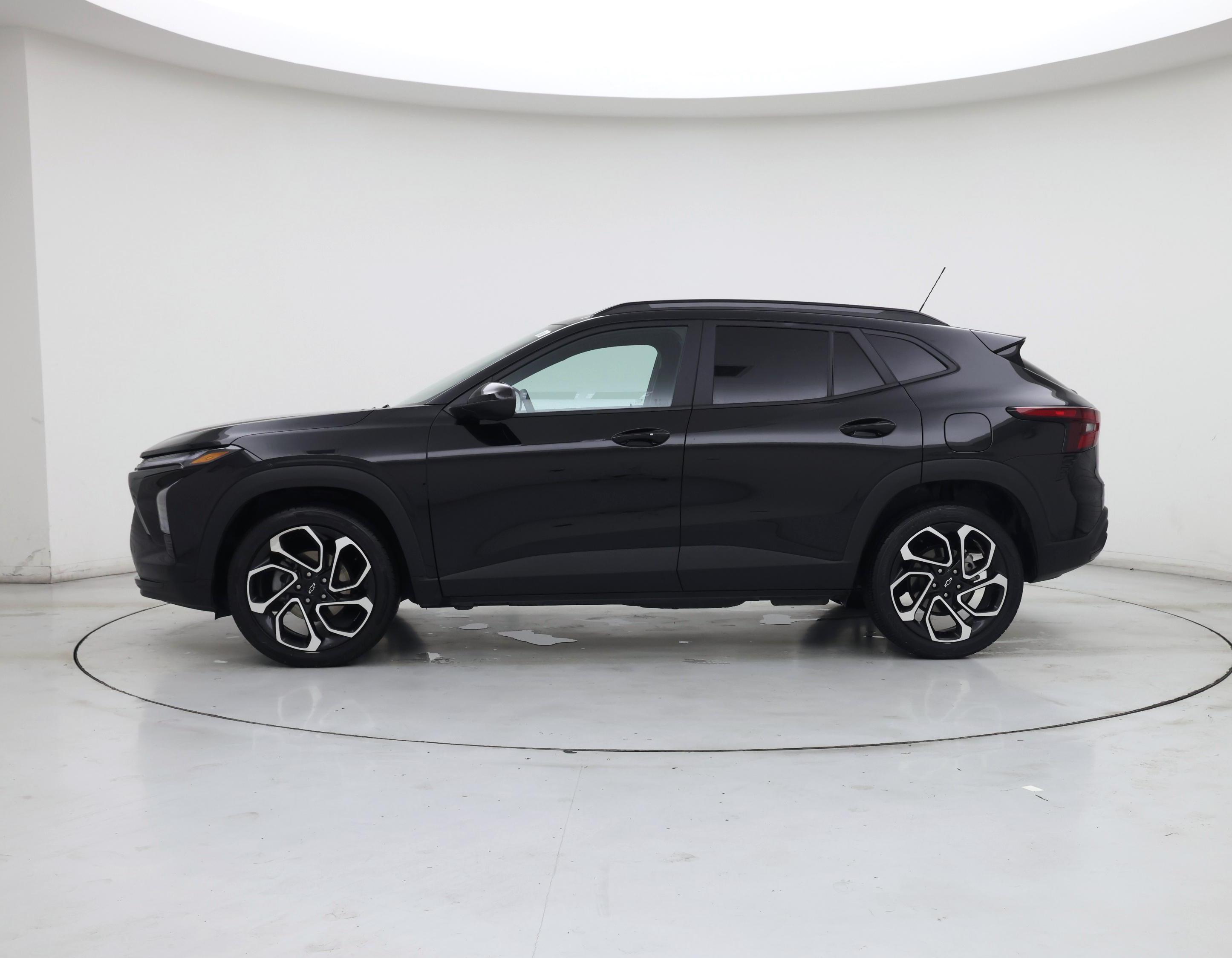 Thumbnail: 2025 Chevrolet Trax - 3