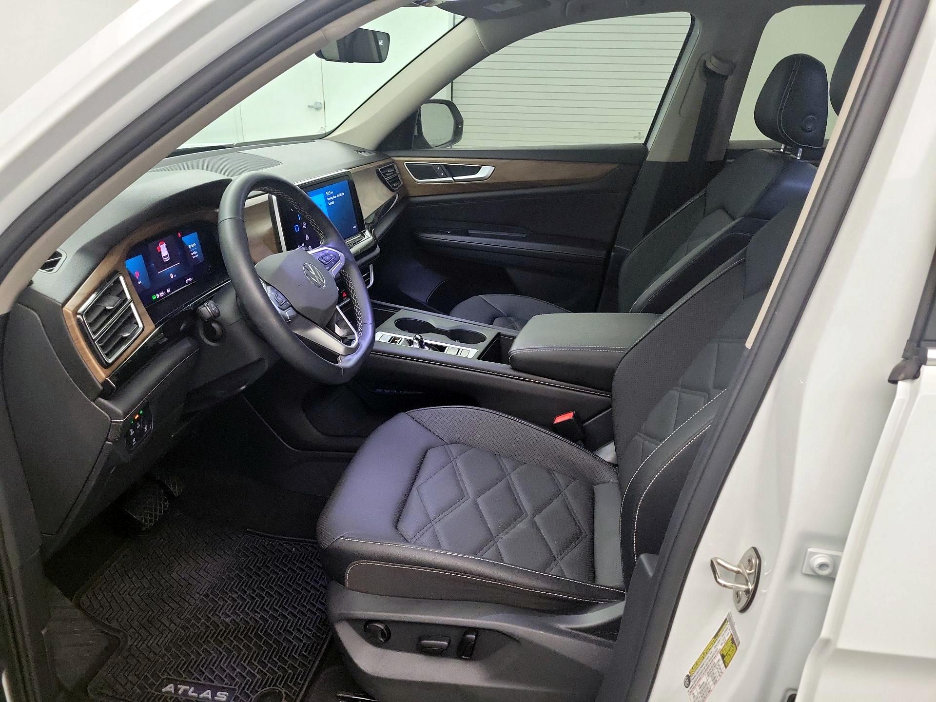 Thumbnail: 2025 Volkswagen Atlas - 11