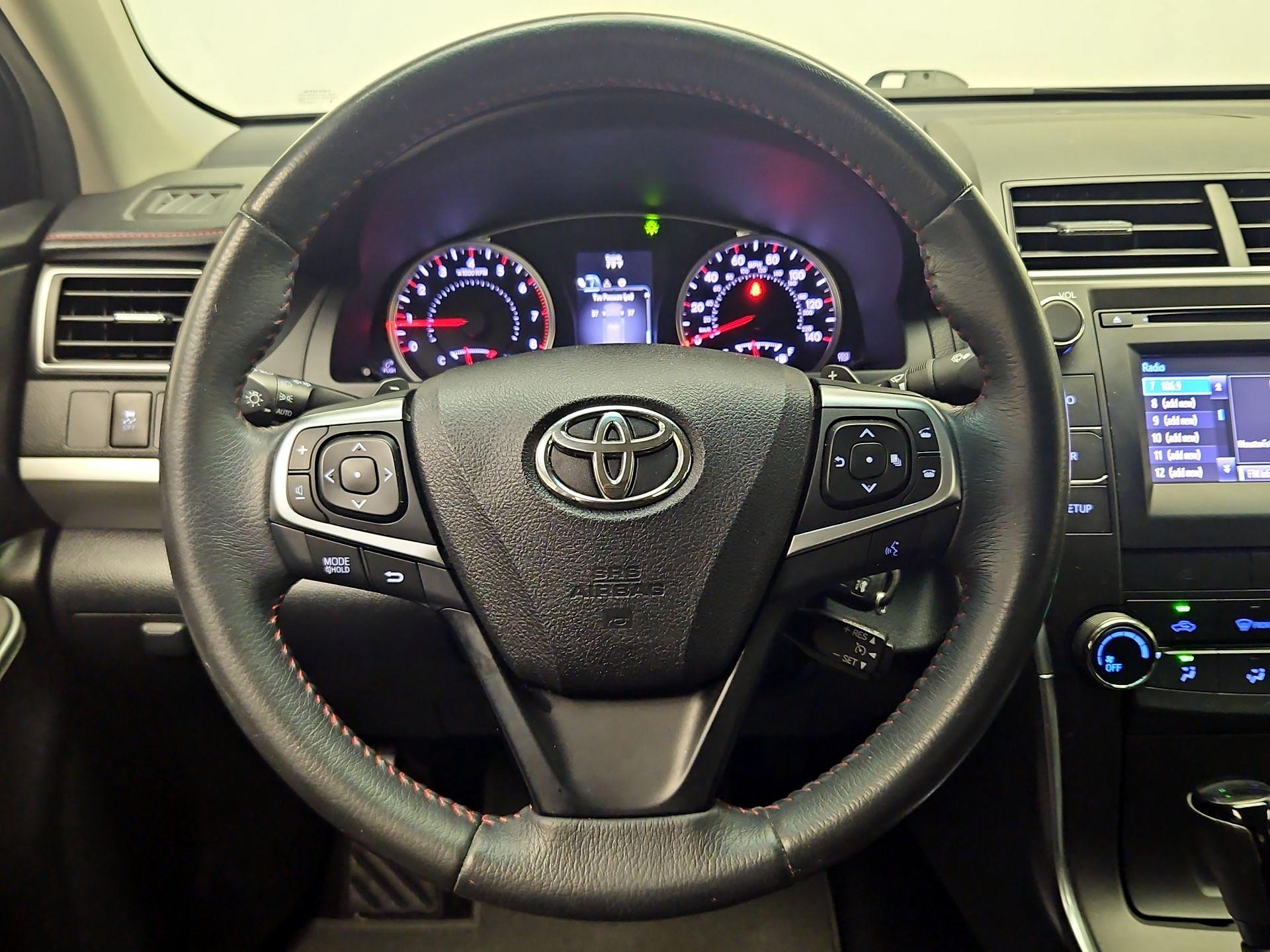Thumbnail: 2017 Toyota Camry - 10