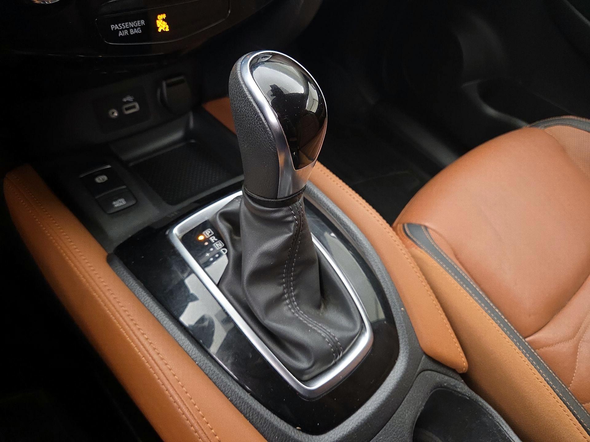 Thumbnail: 2018 Nissan Rogue - 18