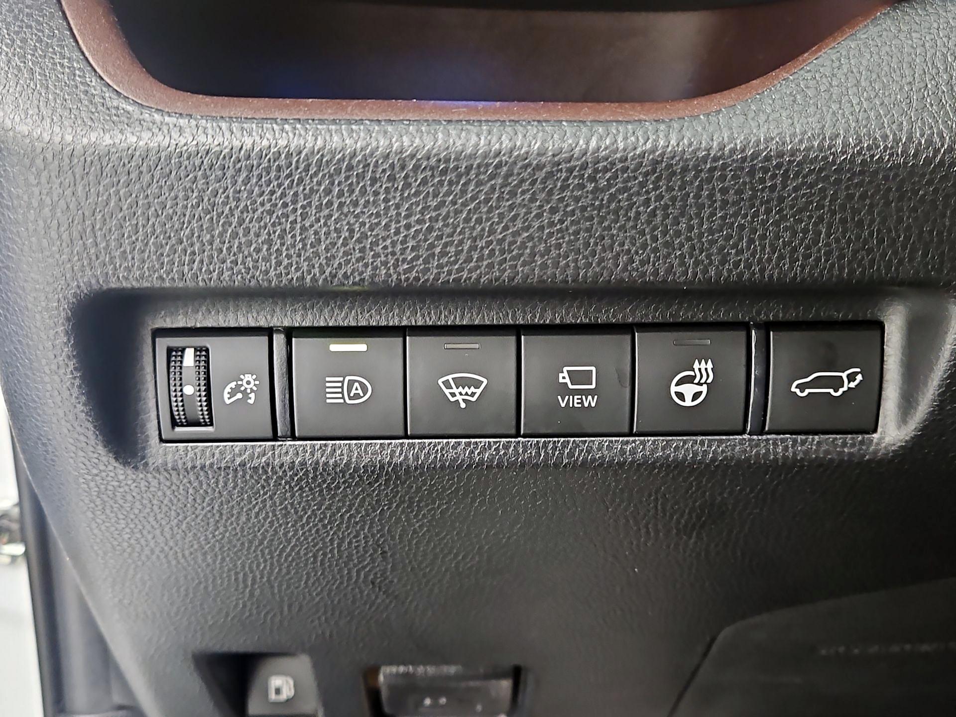 Thumbnail: 2020 Toyota RAV4 - 13