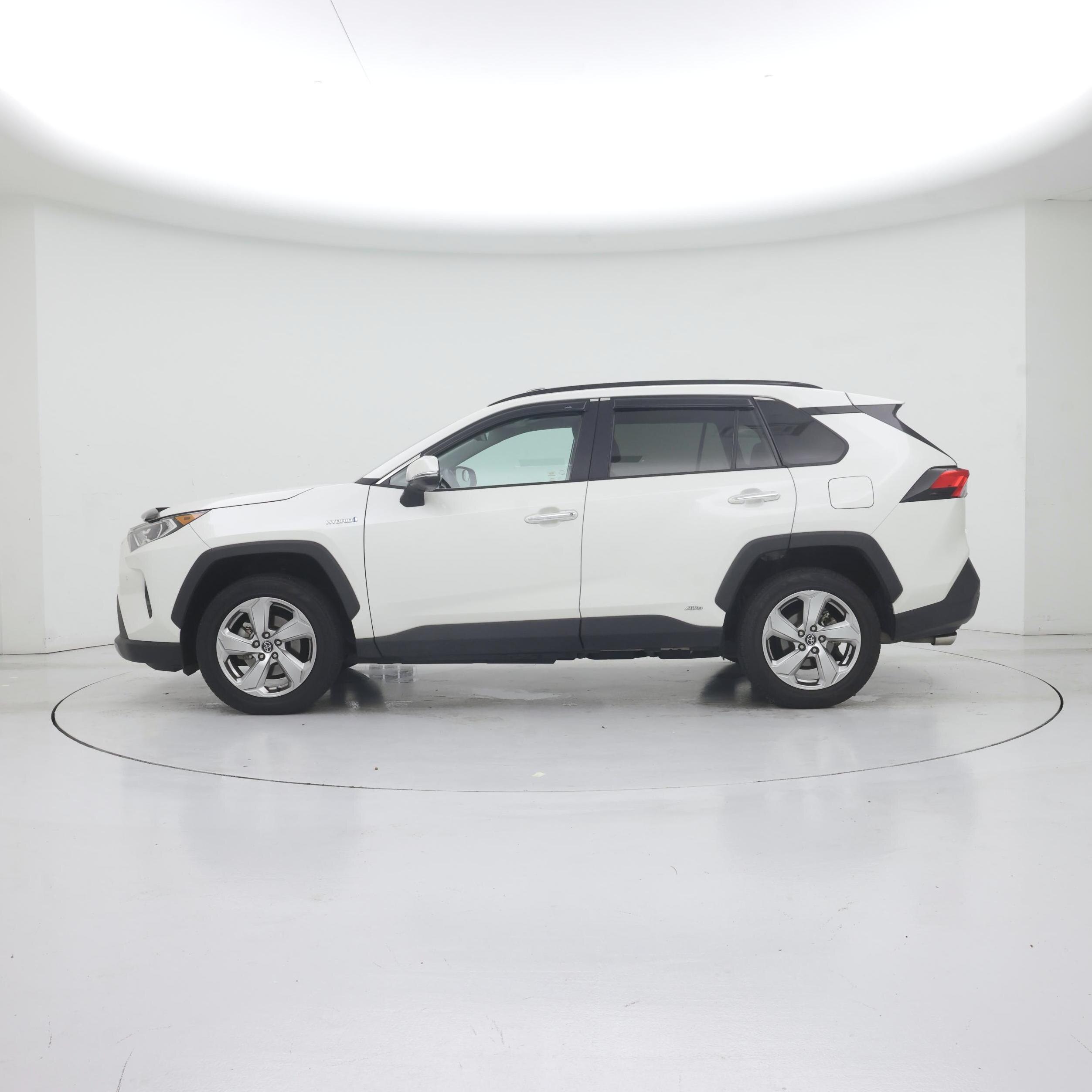 Thumbnail: 2020 Toyota RAV4 - 3
