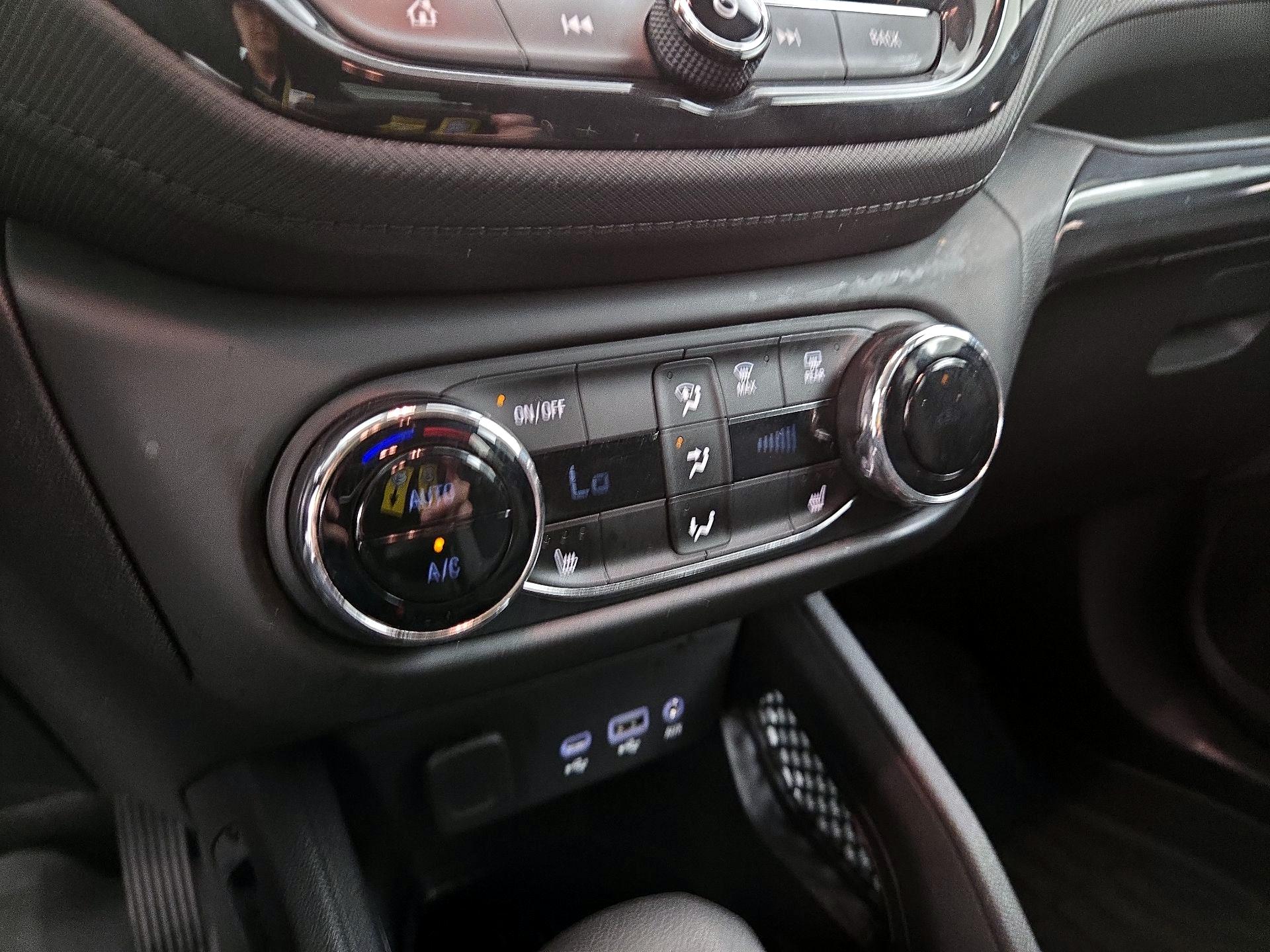 Thumbnail: 2022 Chevrolet TrailBlazer - 16