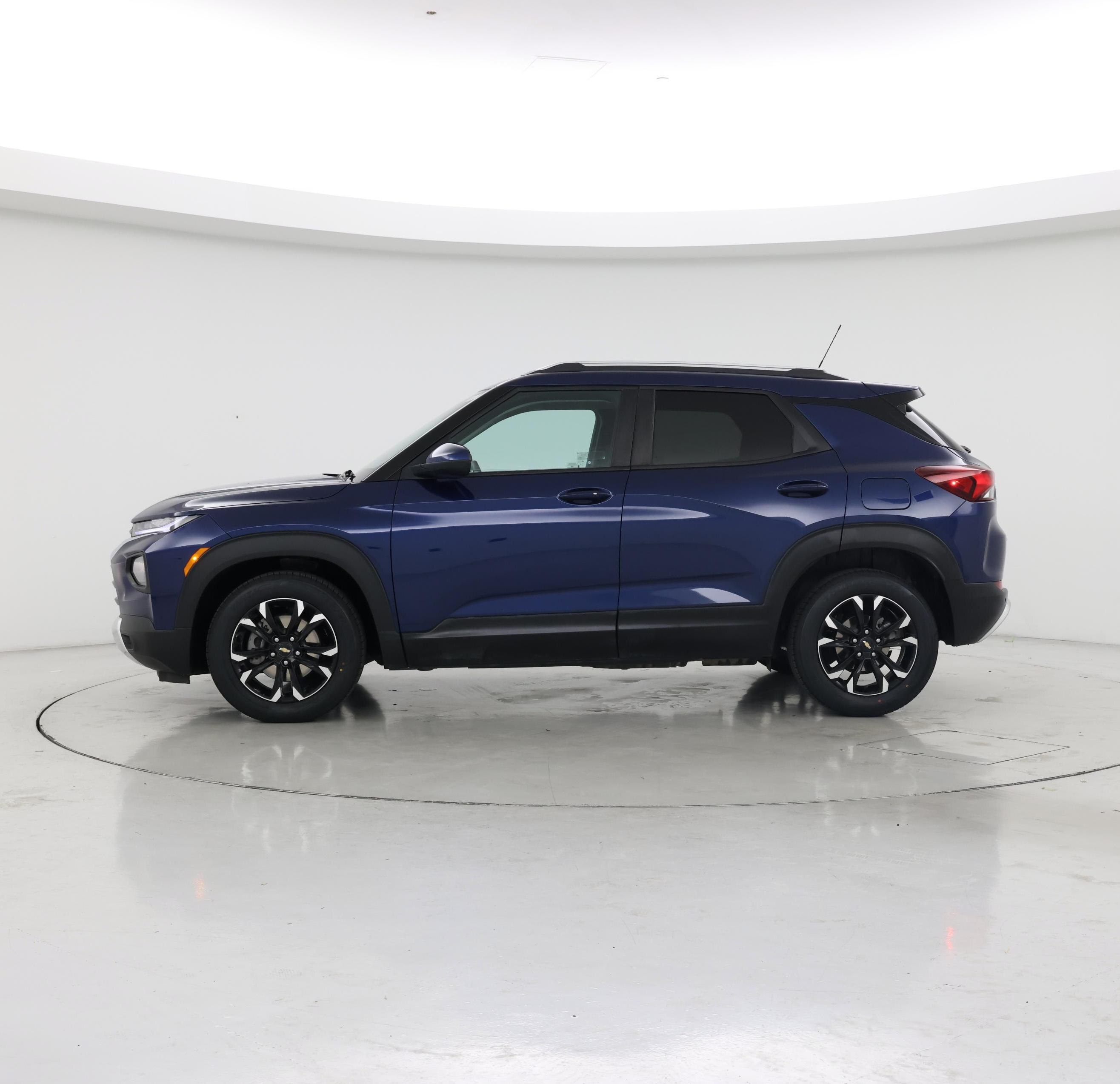 Thumbnail: 2022 Chevrolet TrailBlazer - 3