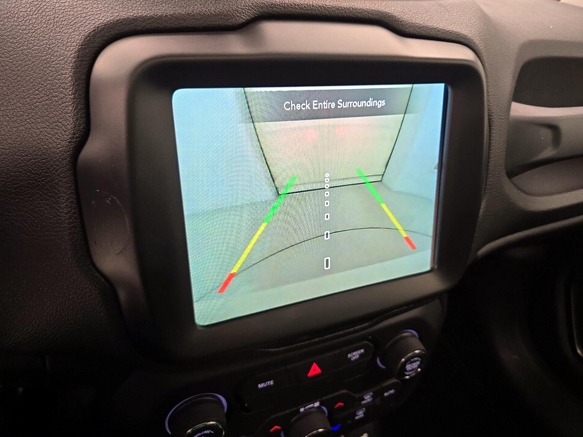 Thumbnail: 2018 Jeep Renegade - 15