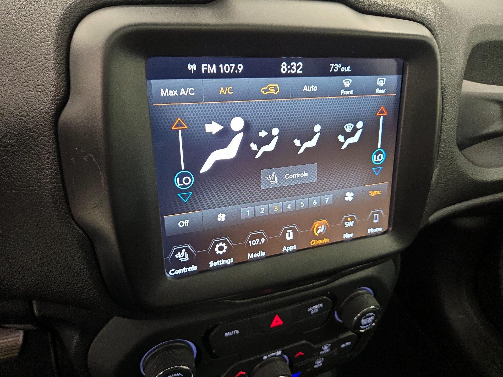 Thumbnail: 2018 Jeep Renegade - 17