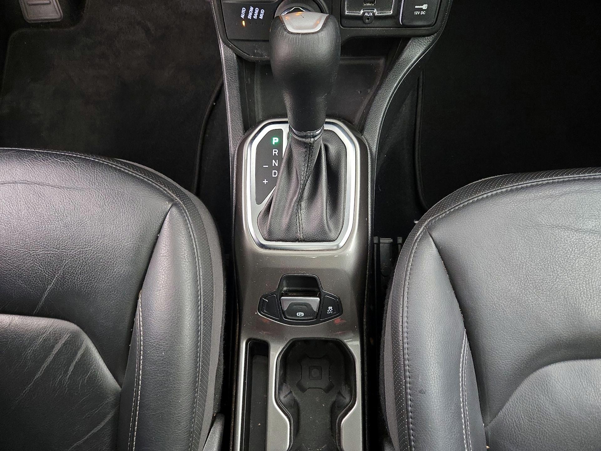Thumbnail: 2018 Jeep Renegade - 18