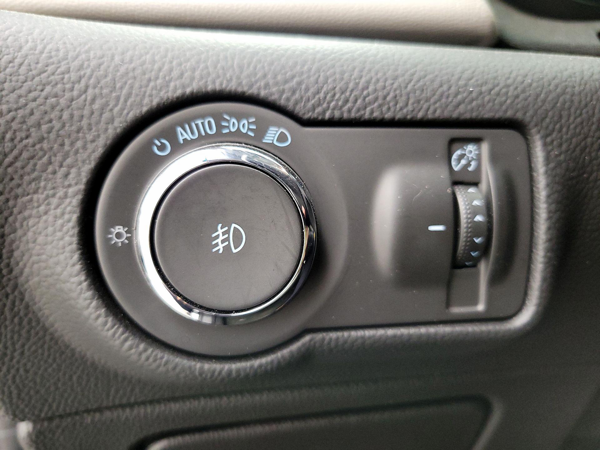 Thumbnail: 2016 Buick Verano - 13