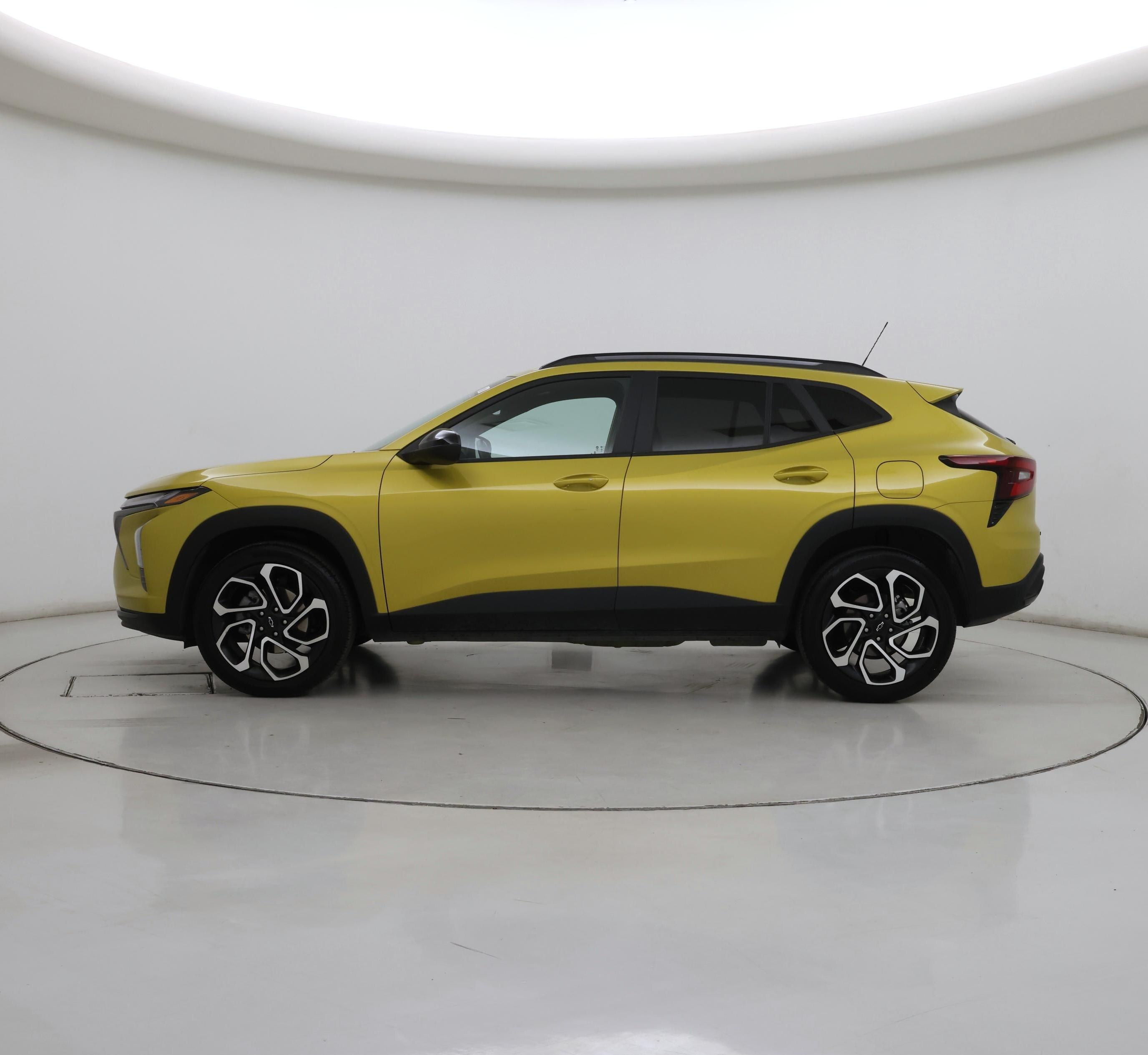 Thumbnail: 2024 Chevrolet Trax - 3