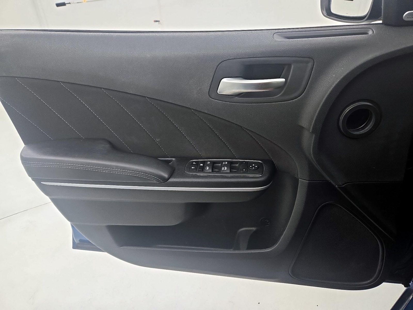 2023 Dodge Charger SXT - Photo 13