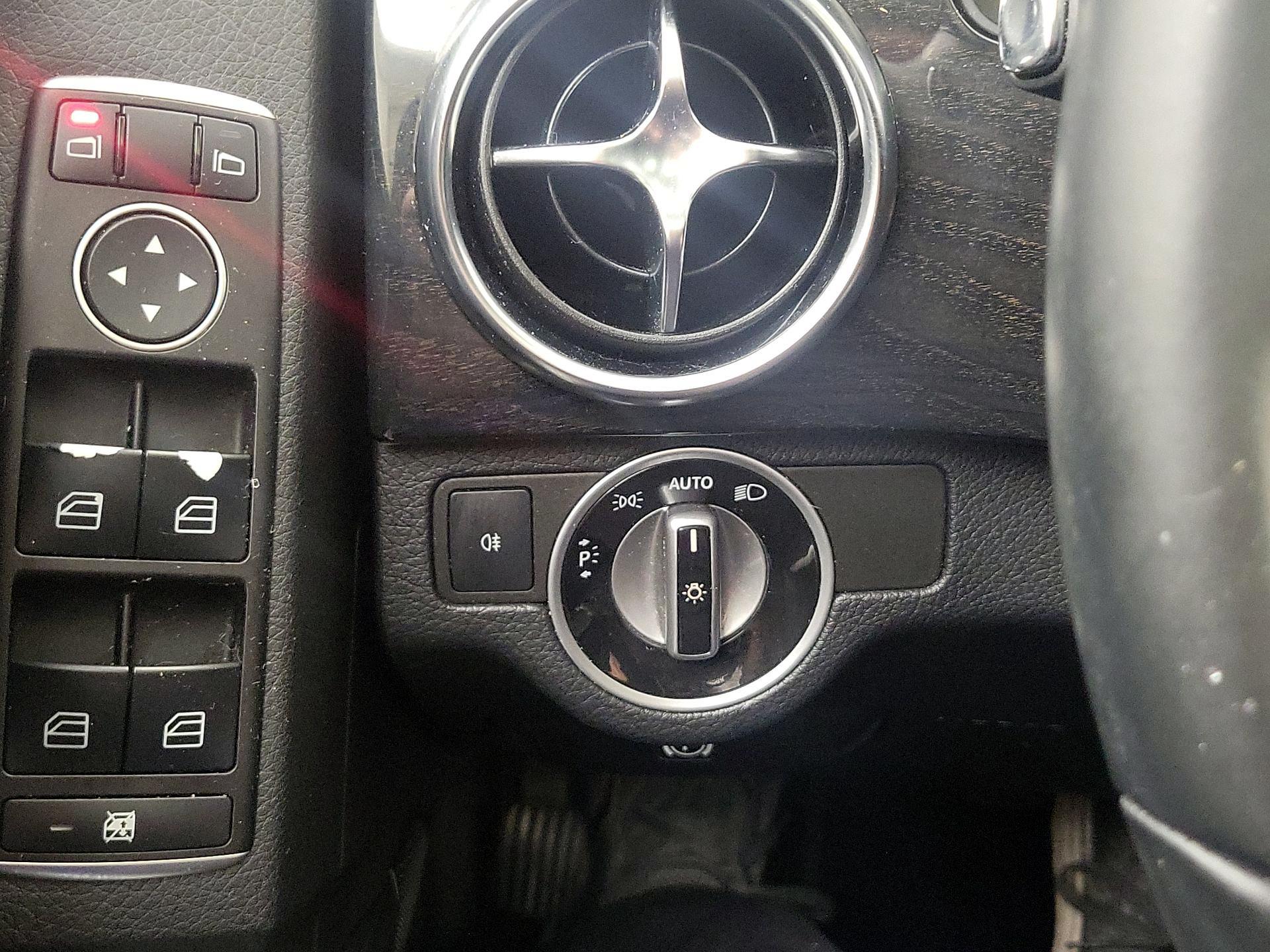 Thumbnail: 2015 Mercedes-Benz GLK - 13