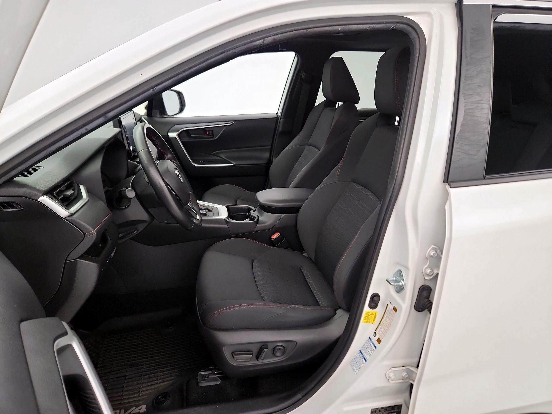 Thumbnail: 2021 Toyota RAV4 - 11