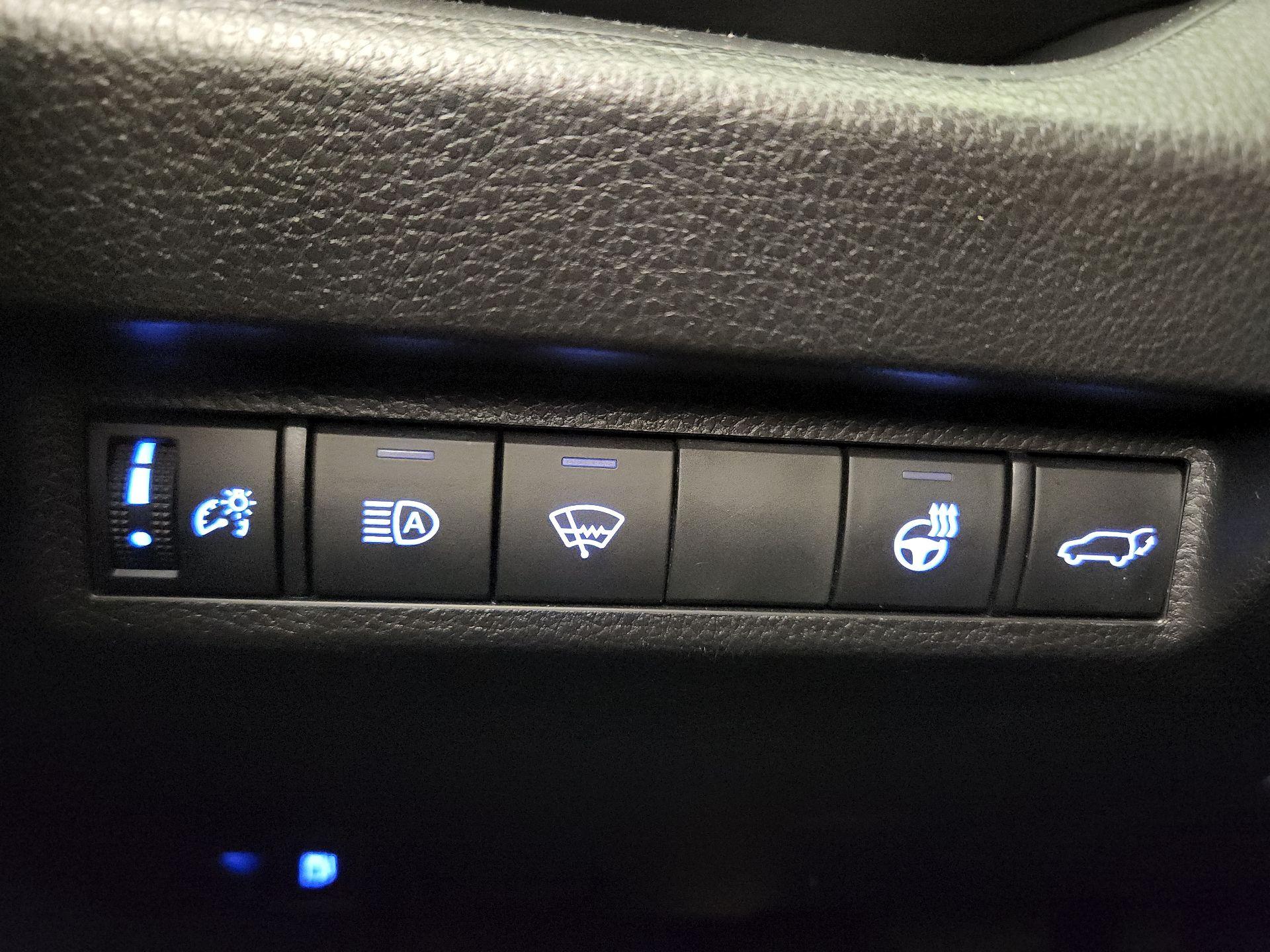 Thumbnail: 2021 Toyota RAV4 - 13