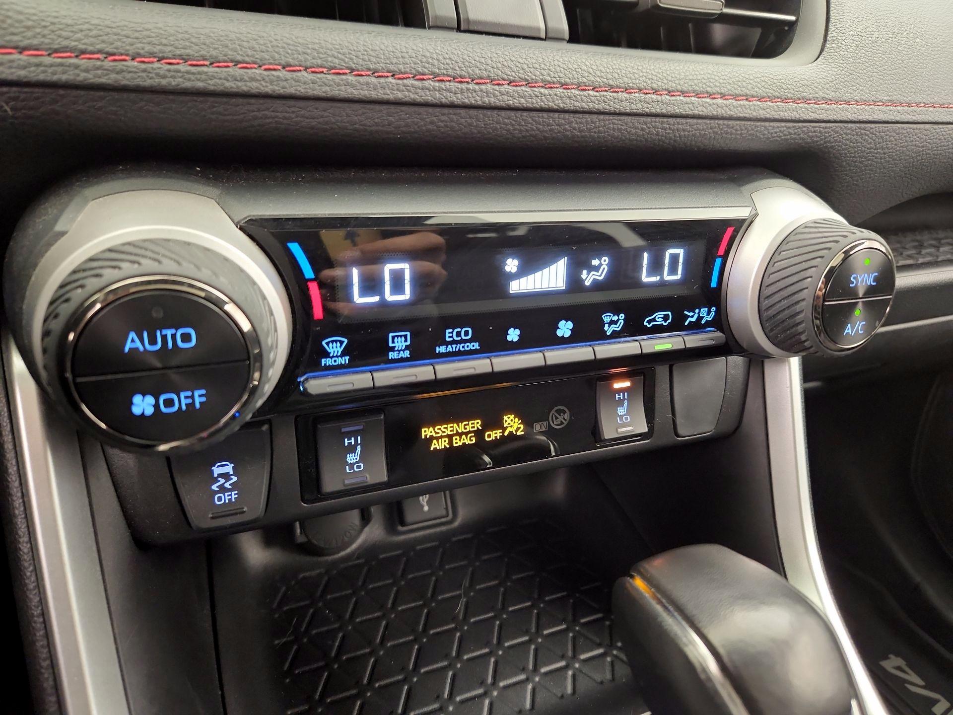 Thumbnail: 2021 Toyota RAV4 - 16