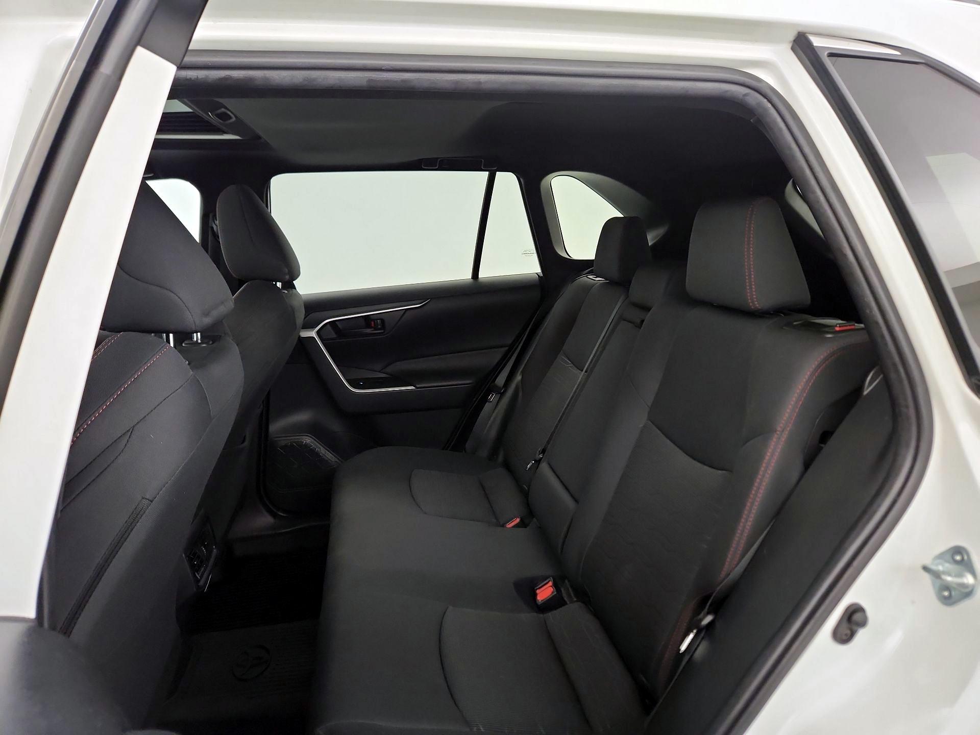 Thumbnail: 2021 Toyota RAV4 - 20