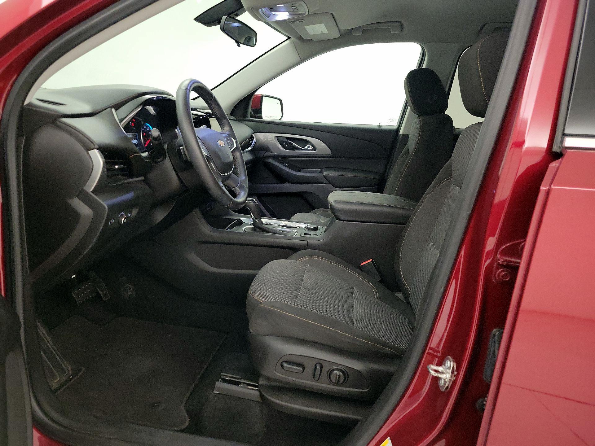 Thumbnail: 2018 Chevrolet Traverse - 11