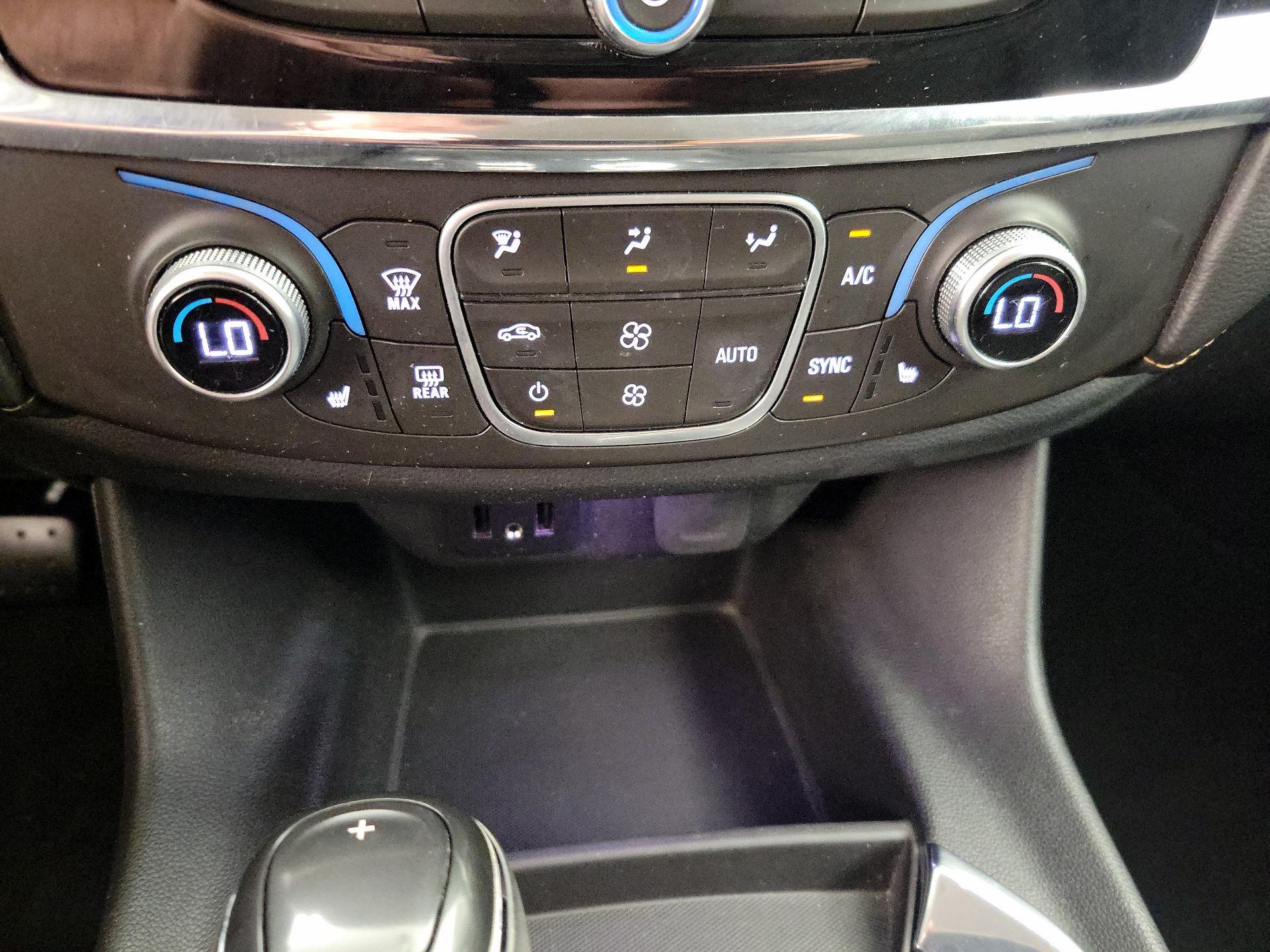 Thumbnail: 2018 Chevrolet Traverse - 16