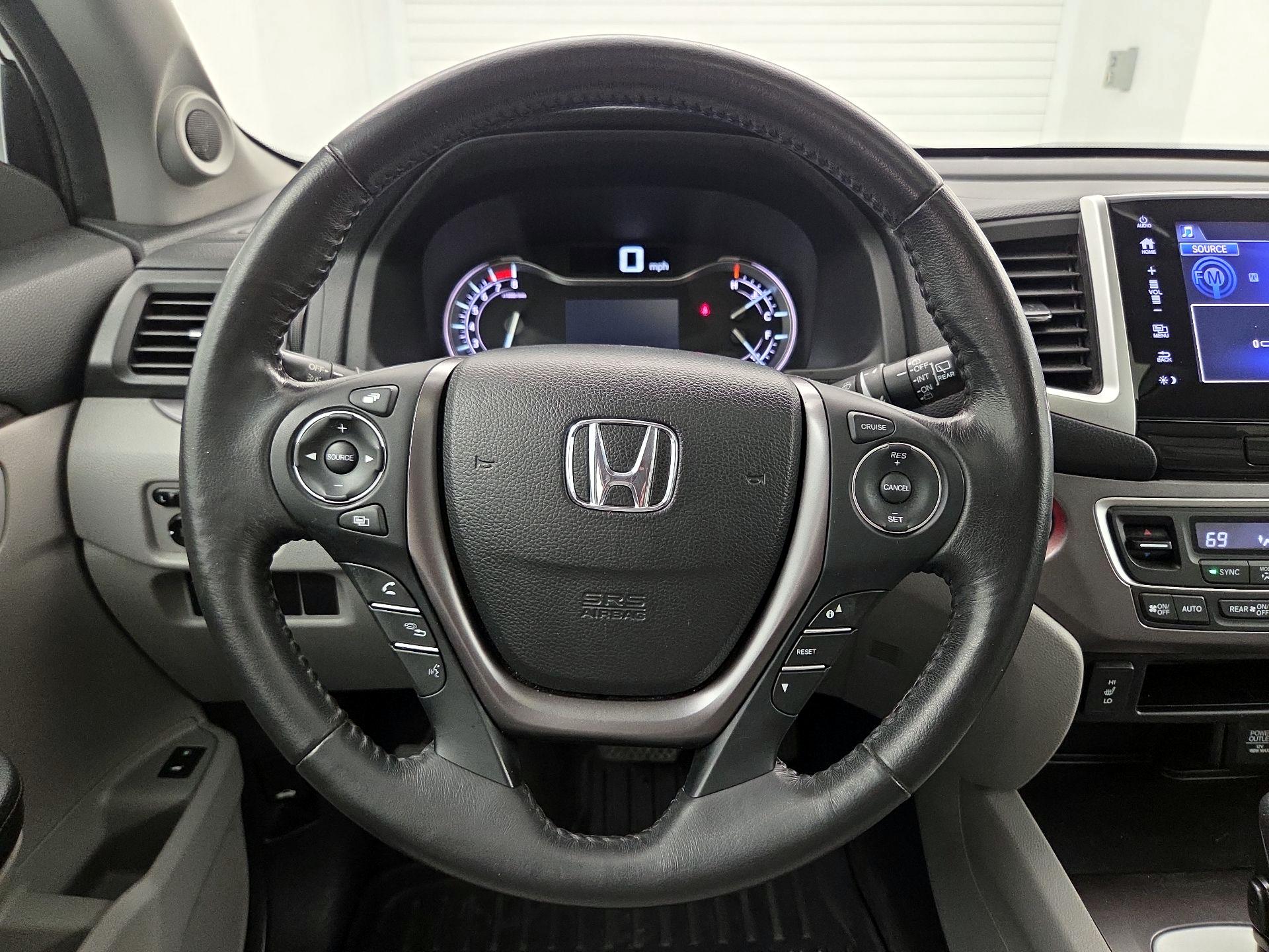 Thumbnail: 2018 Honda Pilot - 10