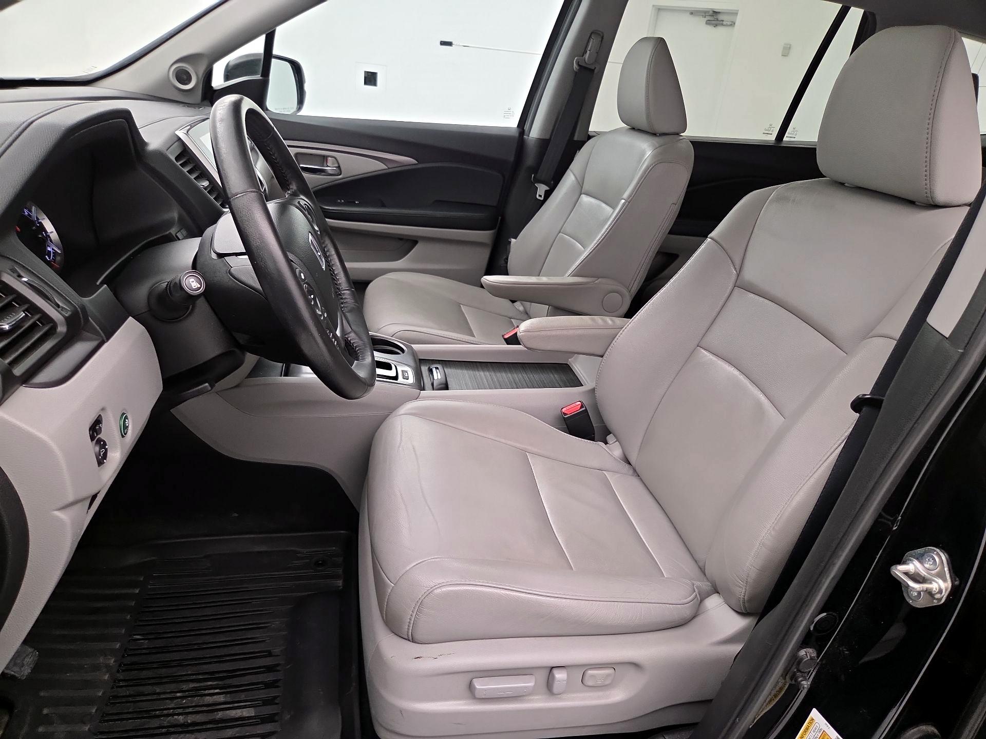 Thumbnail: 2018 Honda Pilot - 11