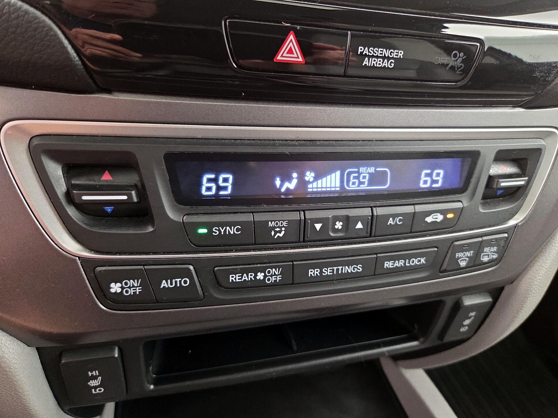 Thumbnail: 2018 Honda Pilot - 16