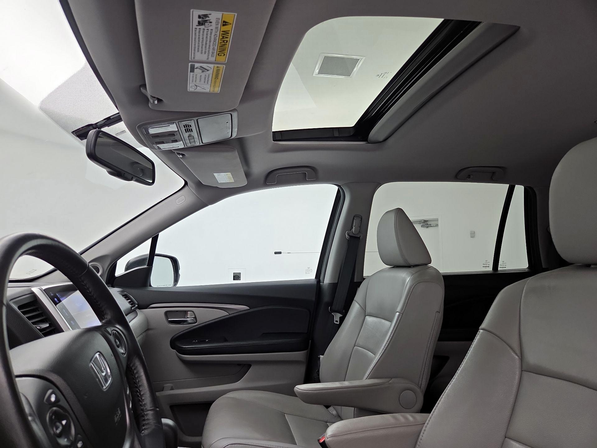 Thumbnail: 2018 Honda Pilot - 19
