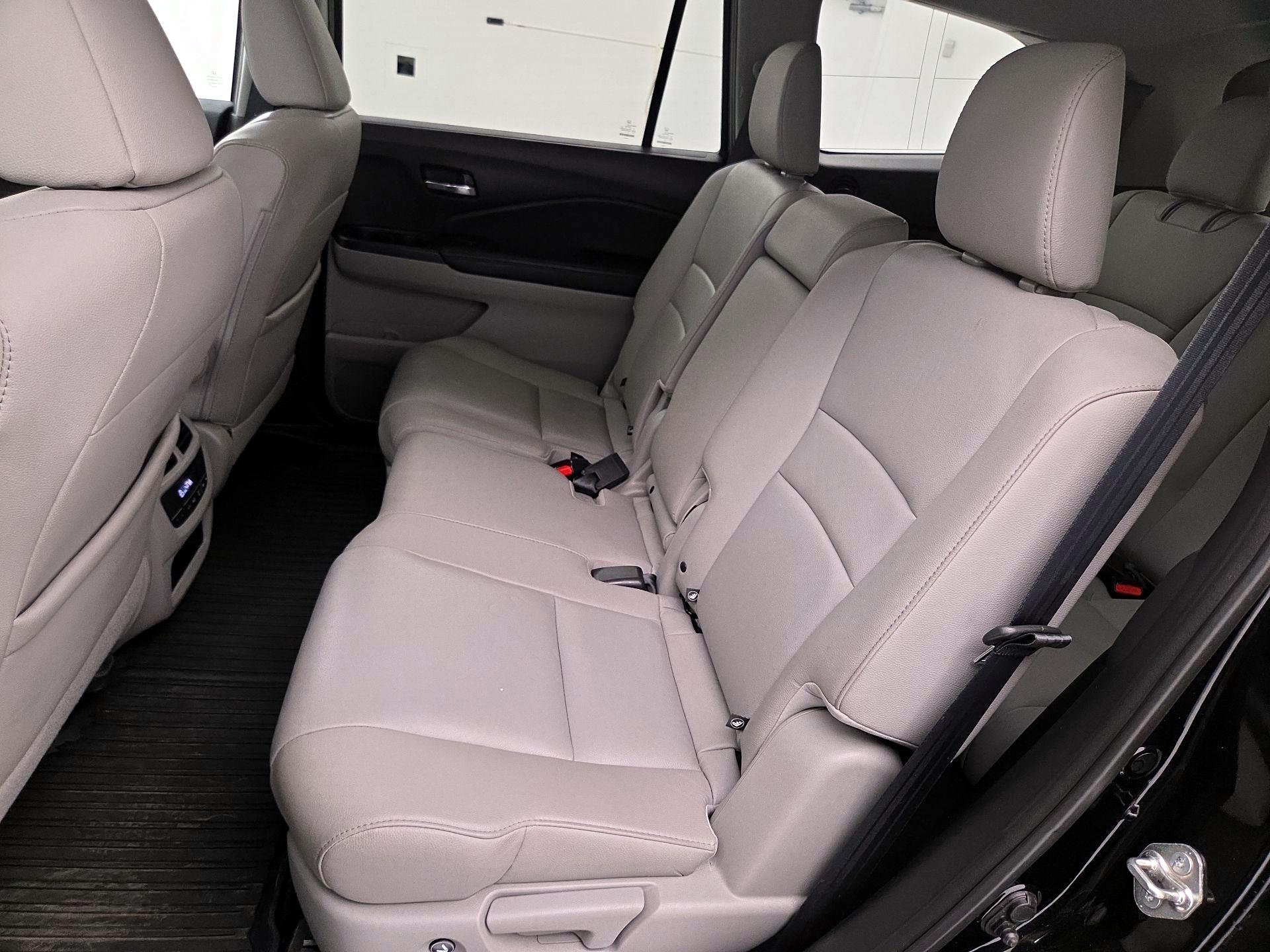 Thumbnail: 2018 Honda Pilot - 20
