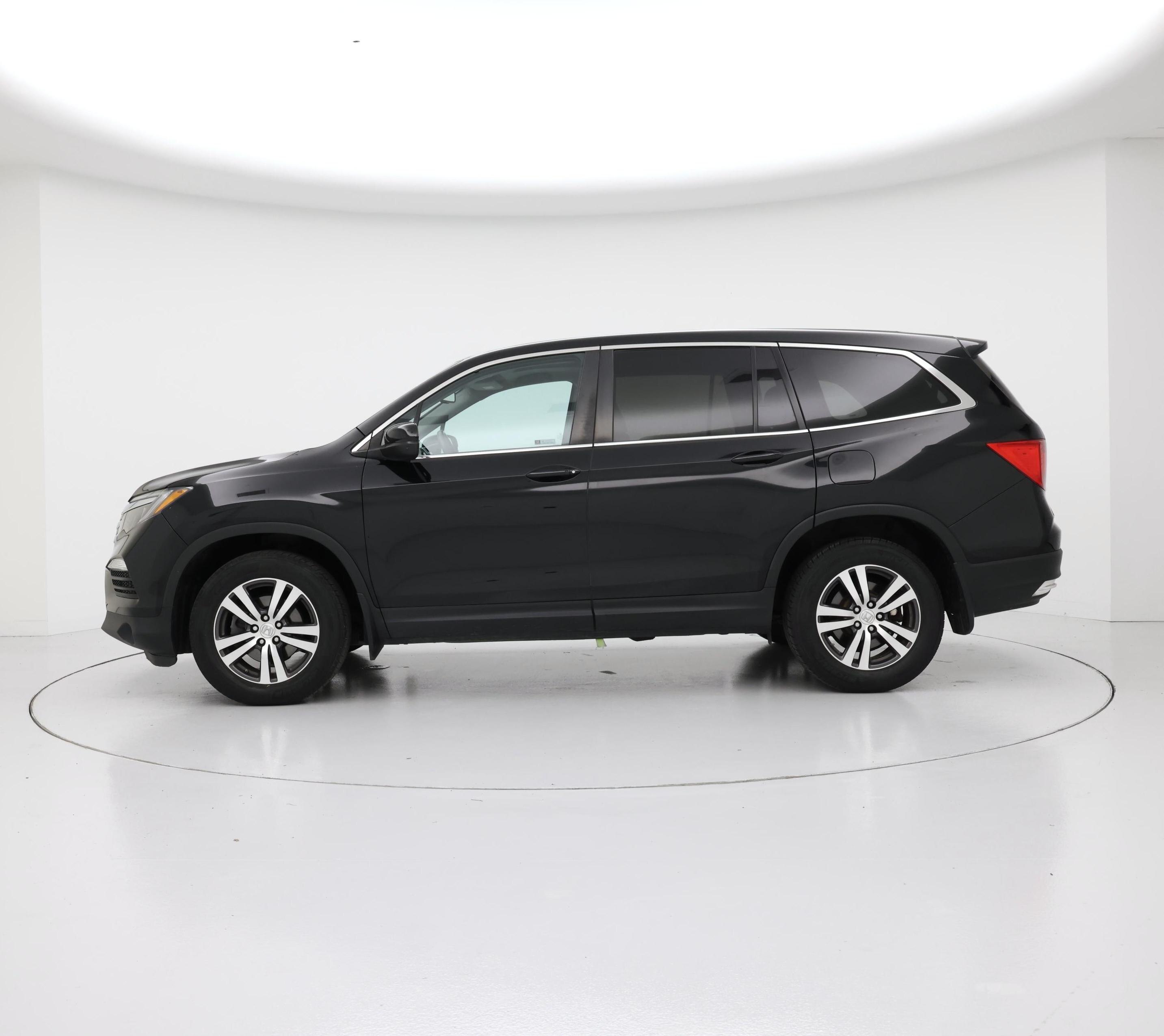Thumbnail: 2018 Honda Pilot - 3