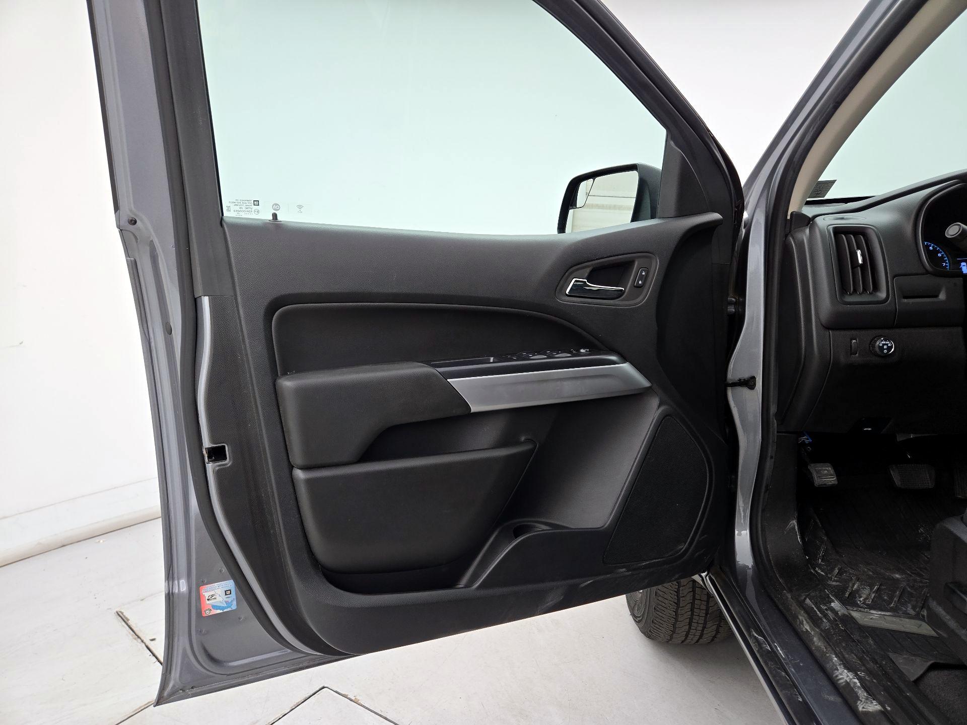 Thumbnail: 2022 Chevrolet Colorado - 12