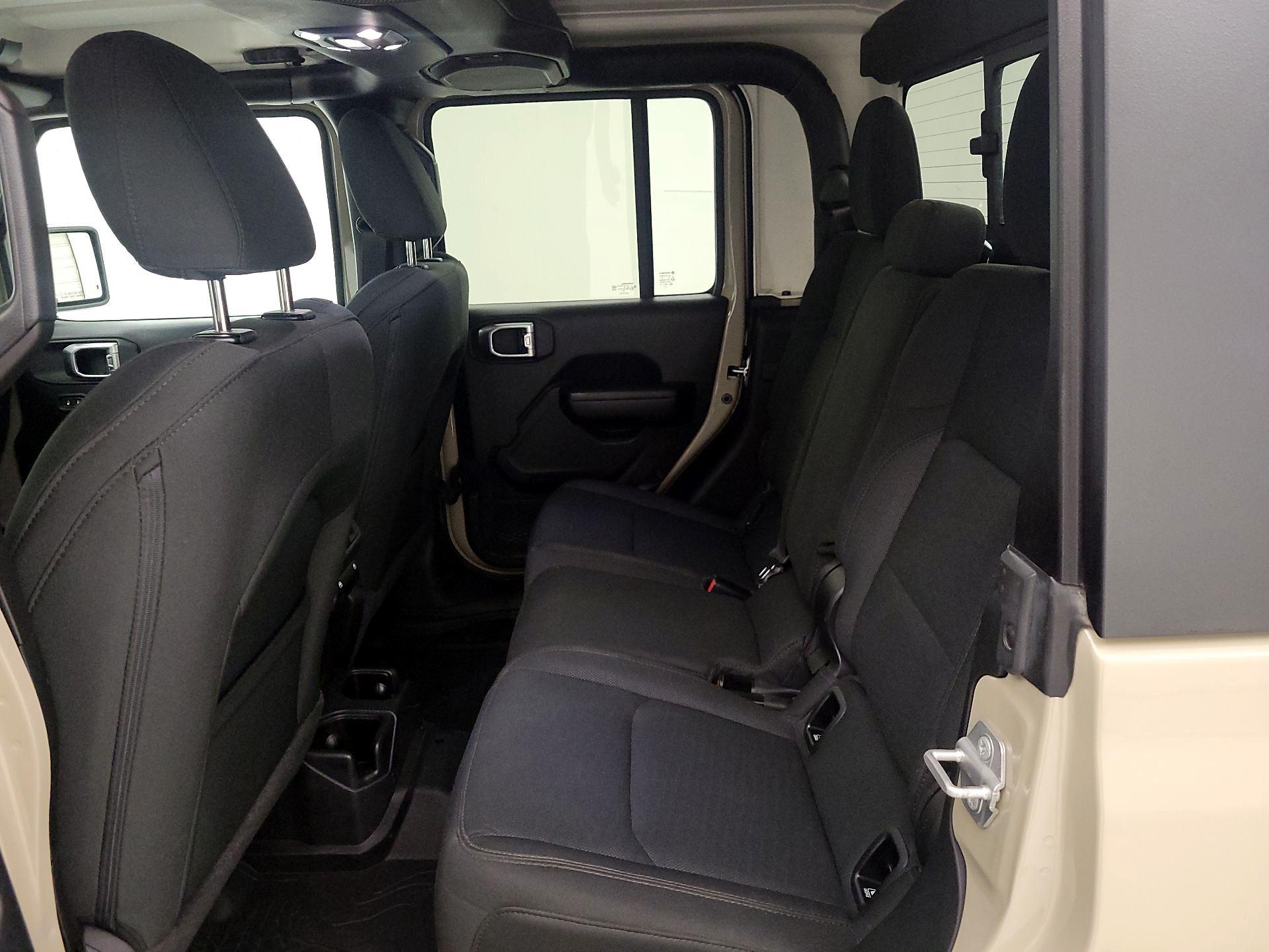 Thumbnail: 2020 Jeep Gladiator - 19