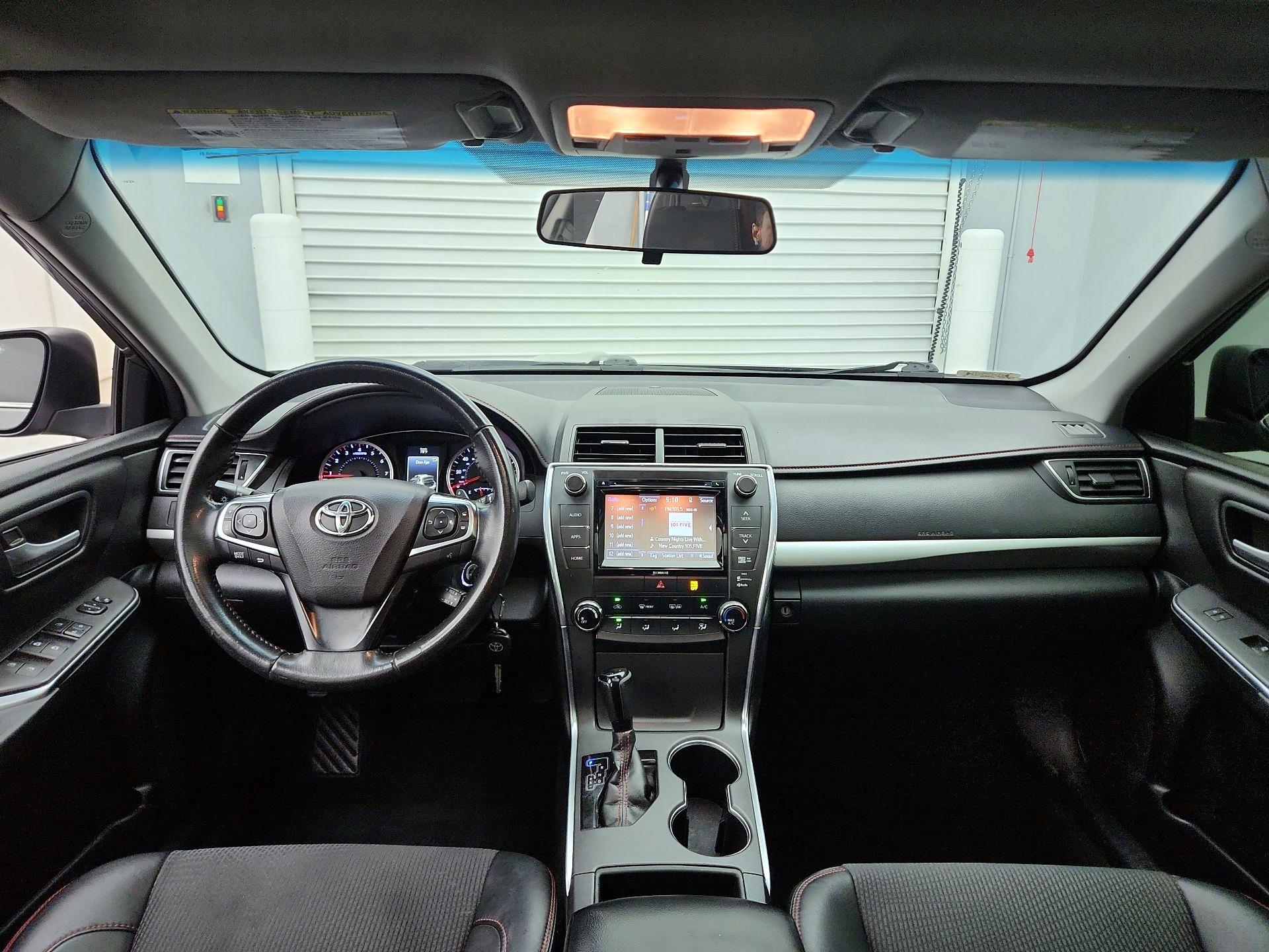 Thumbnail: 2016 Toyota Camry - 9