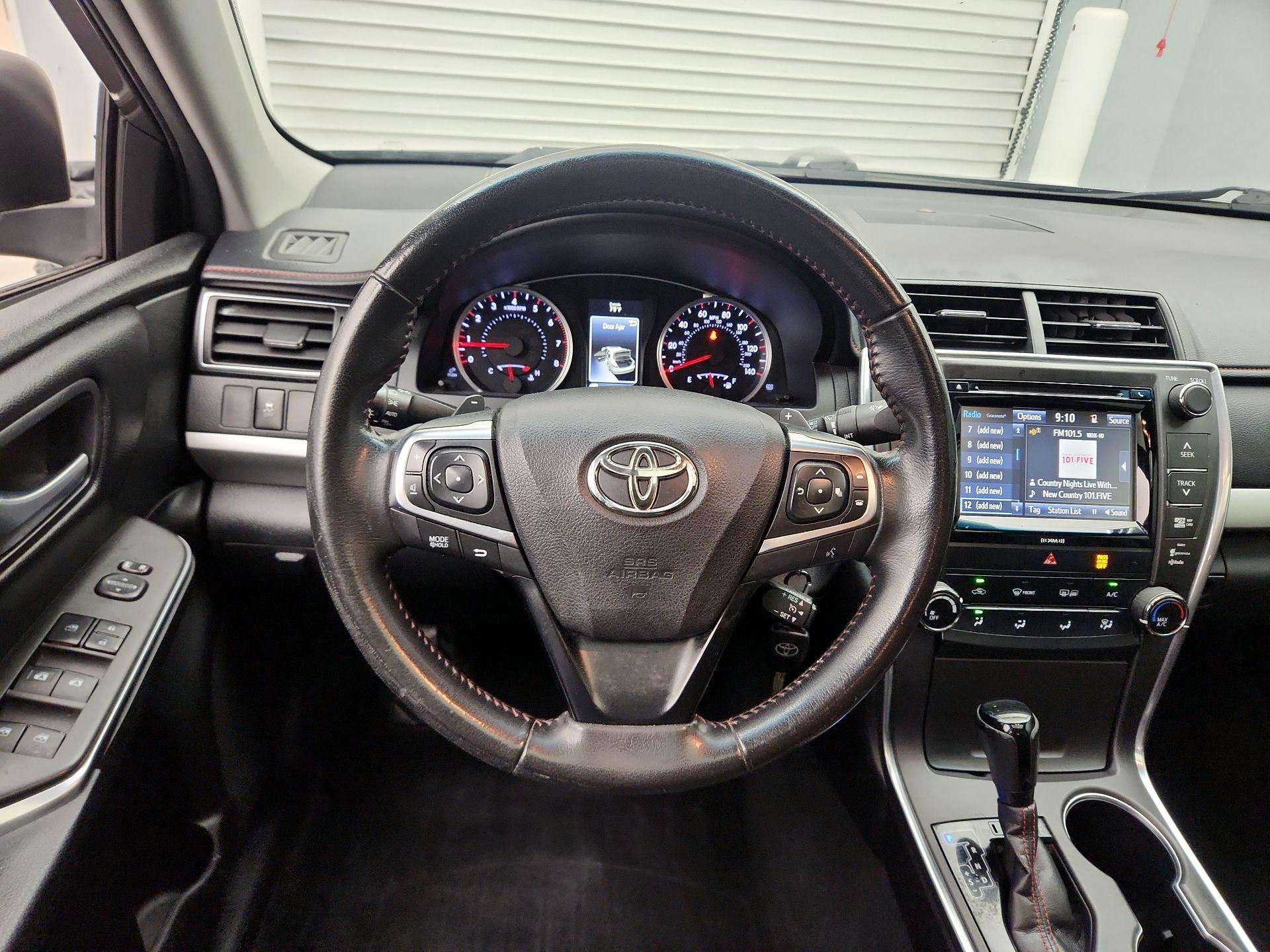 Thumbnail: 2016 Toyota Camry - 10
