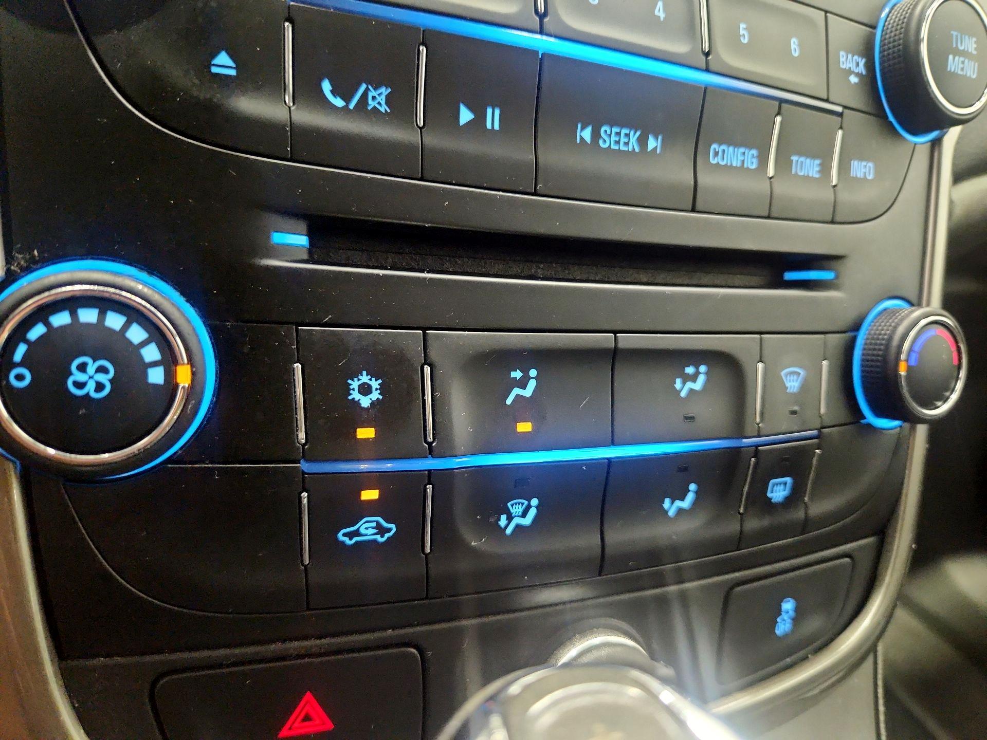 Thumbnail: 2015 Chevrolet Malibu - 15