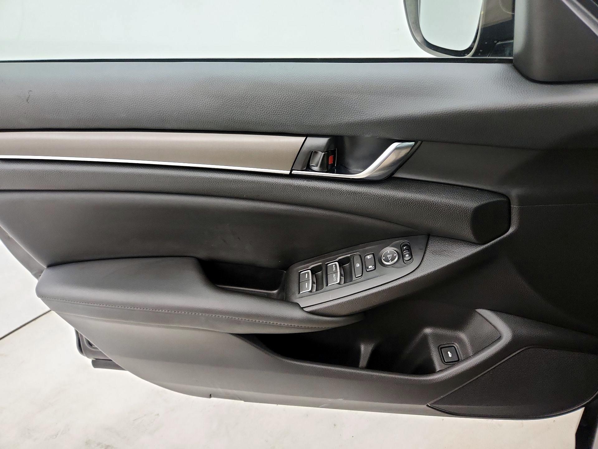 Thumbnail: 2019 Honda Accord - 12