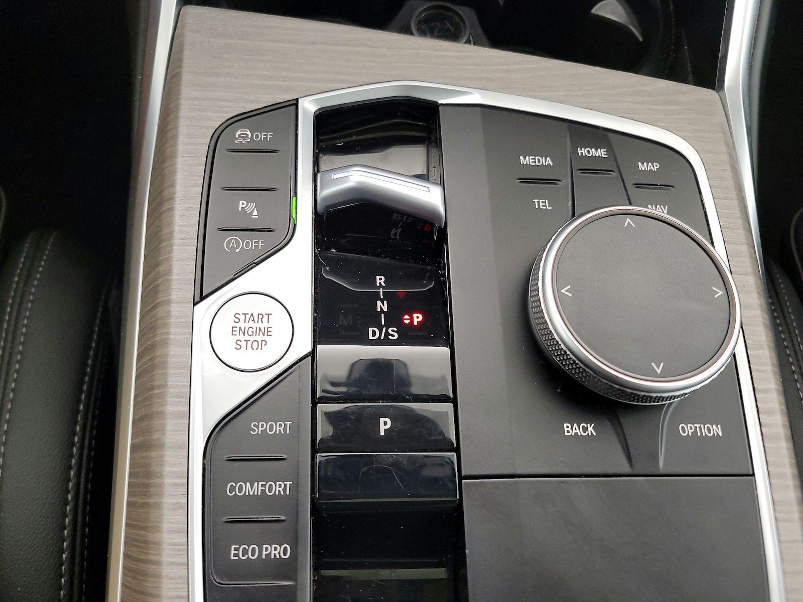 2025 BMW 3 Series 330i - Photo 19