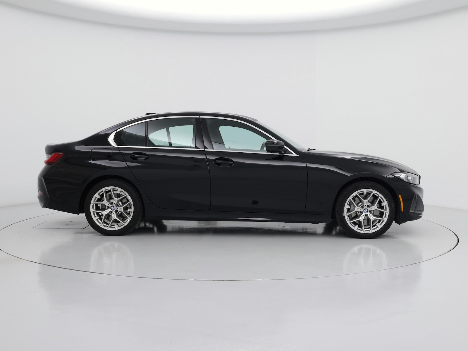 2025 BMW 3 Series 330i - Photo 8