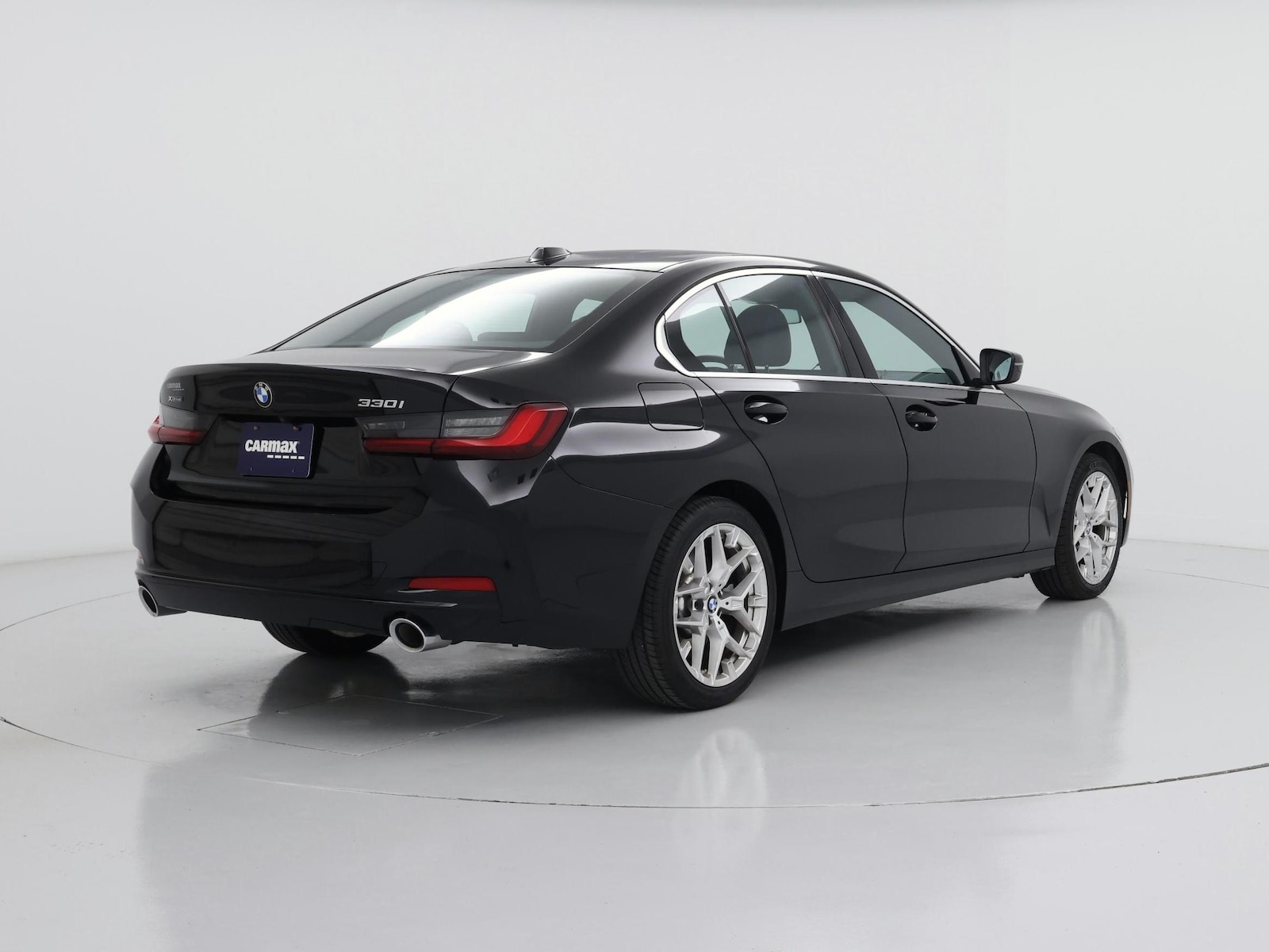 2025 BMW 3 Series 330i - Photo 9