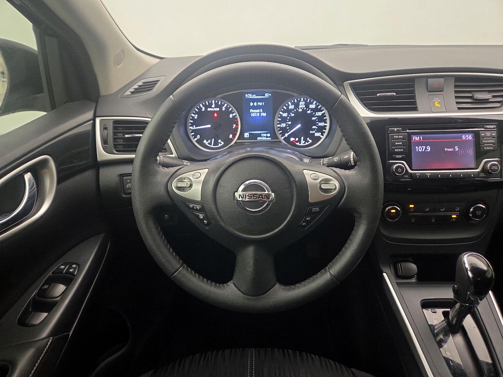 Thumbnail: 2017 Nissan Sentra - 10
