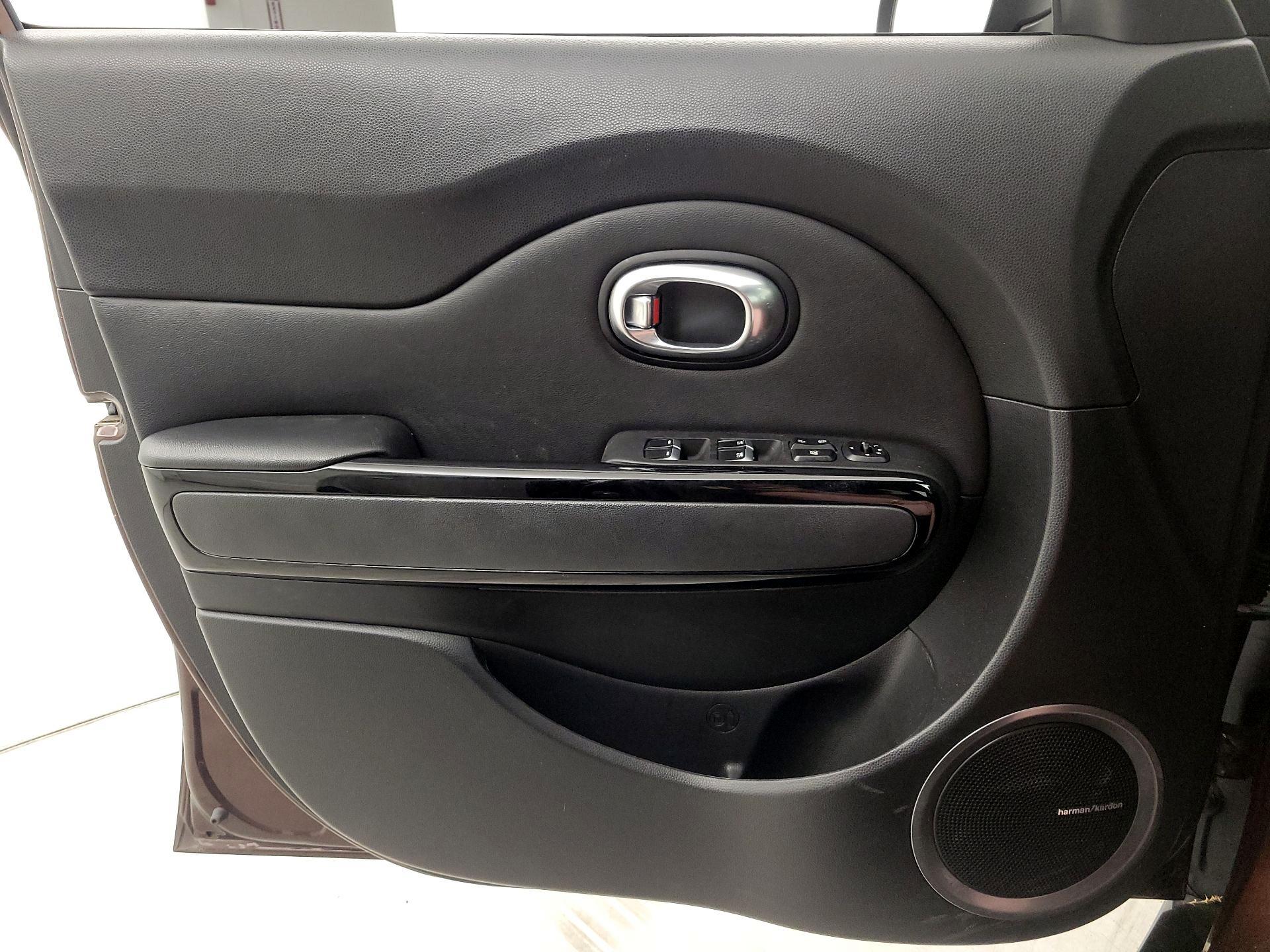 Thumbnail: 2017 Kia Soul - 12