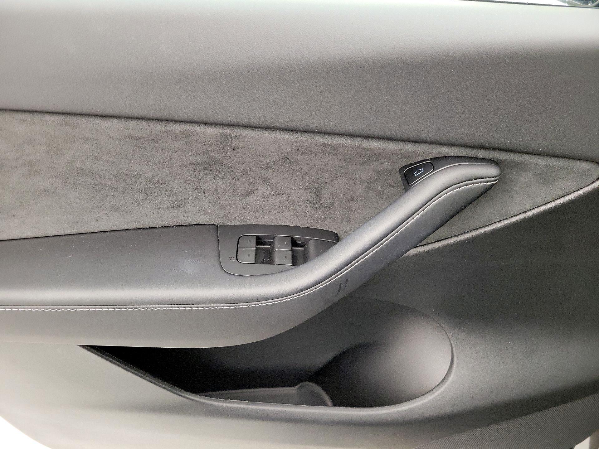 Thumbnail: 2022 Tesla Model Y - 12