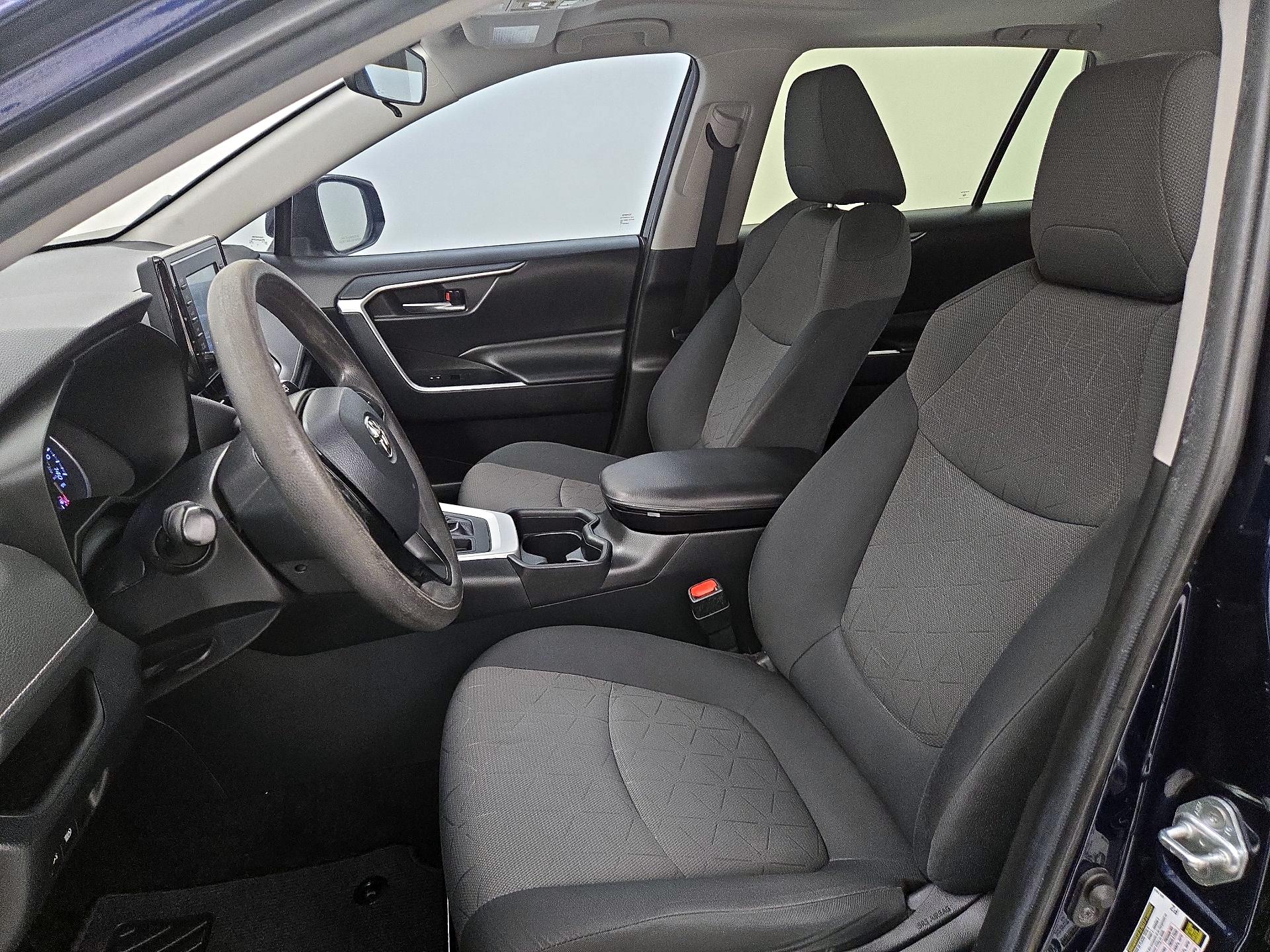 Thumbnail: 2019 Toyota RAV4 - 11