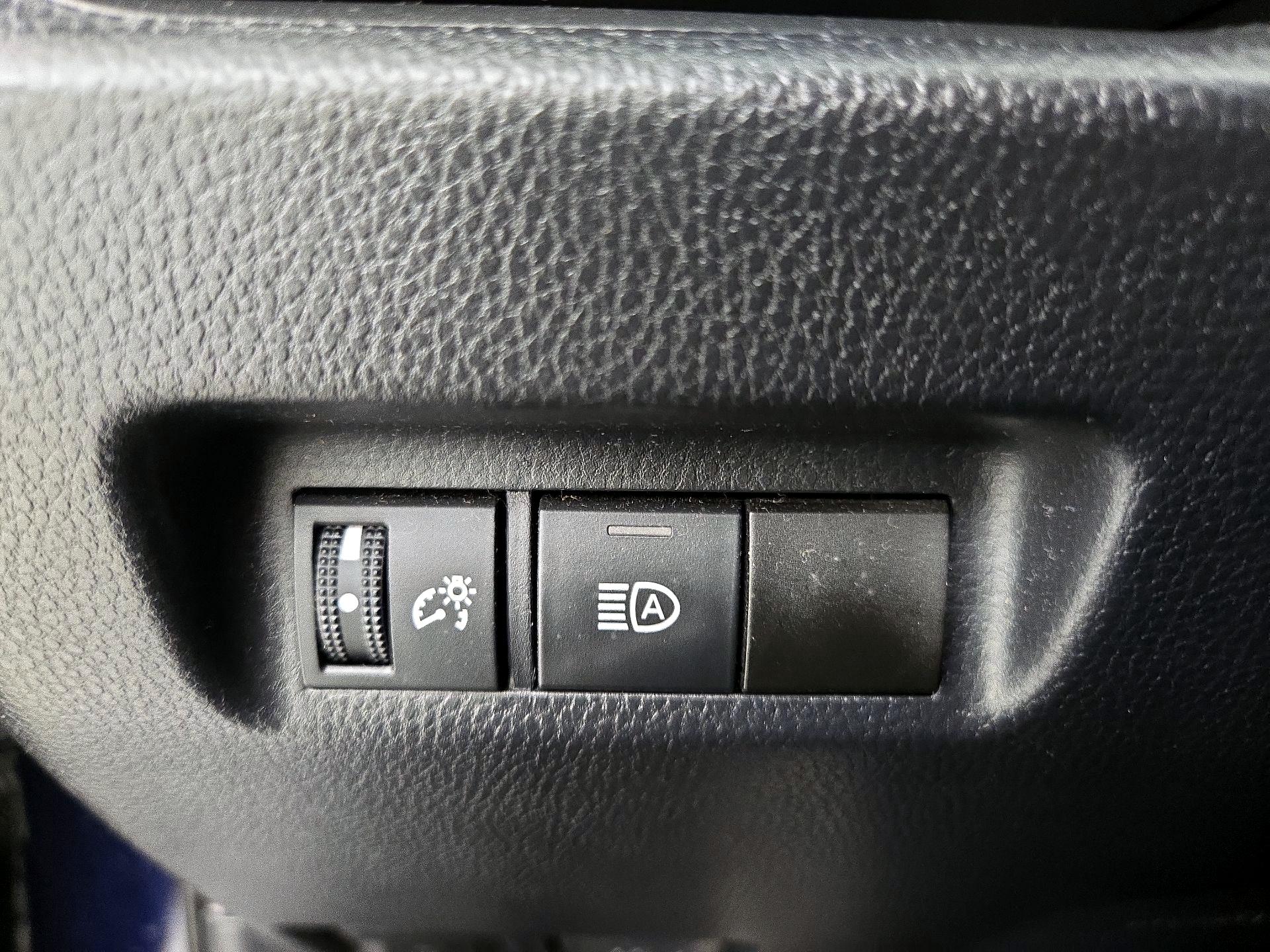 Thumbnail: 2019 Toyota RAV4 - 13