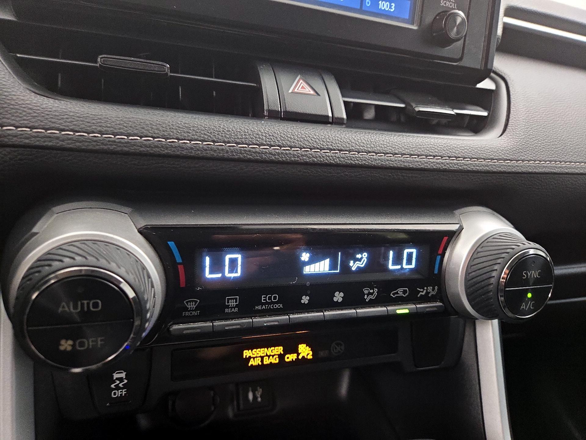 Thumbnail: 2019 Toyota RAV4 - 16
