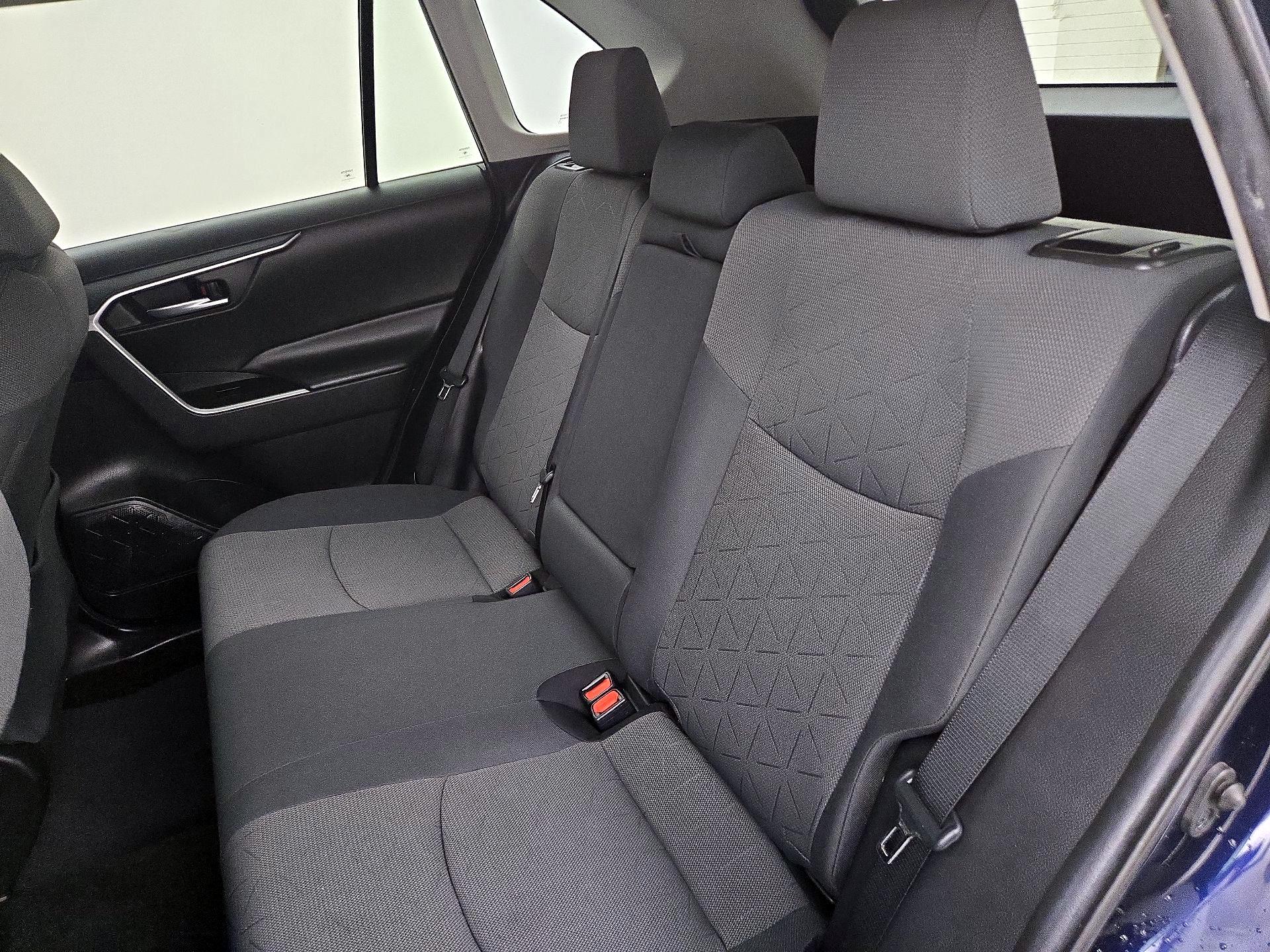 Thumbnail: 2019 Toyota RAV4 - 20