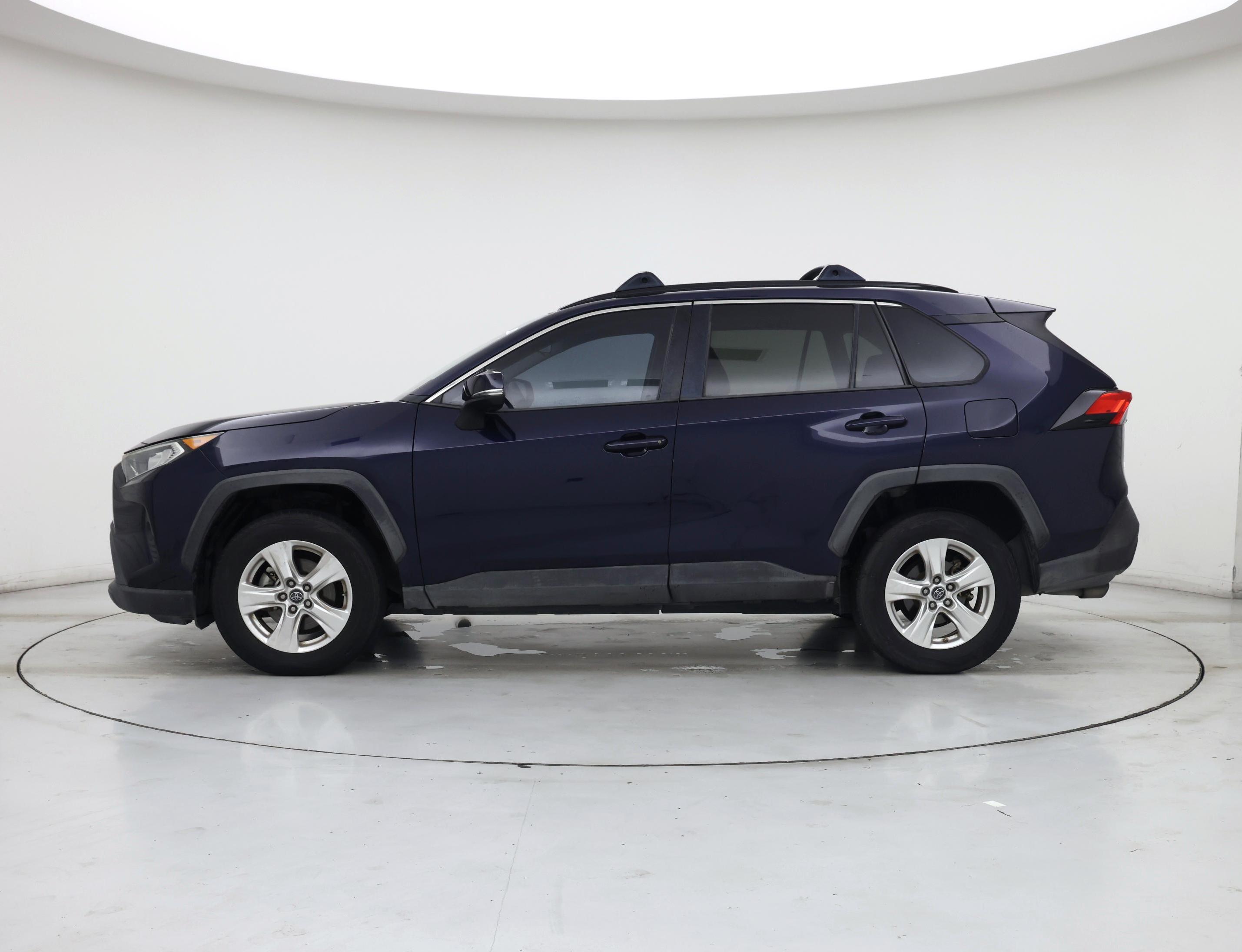 Thumbnail: 2019 Toyota RAV4 - 3