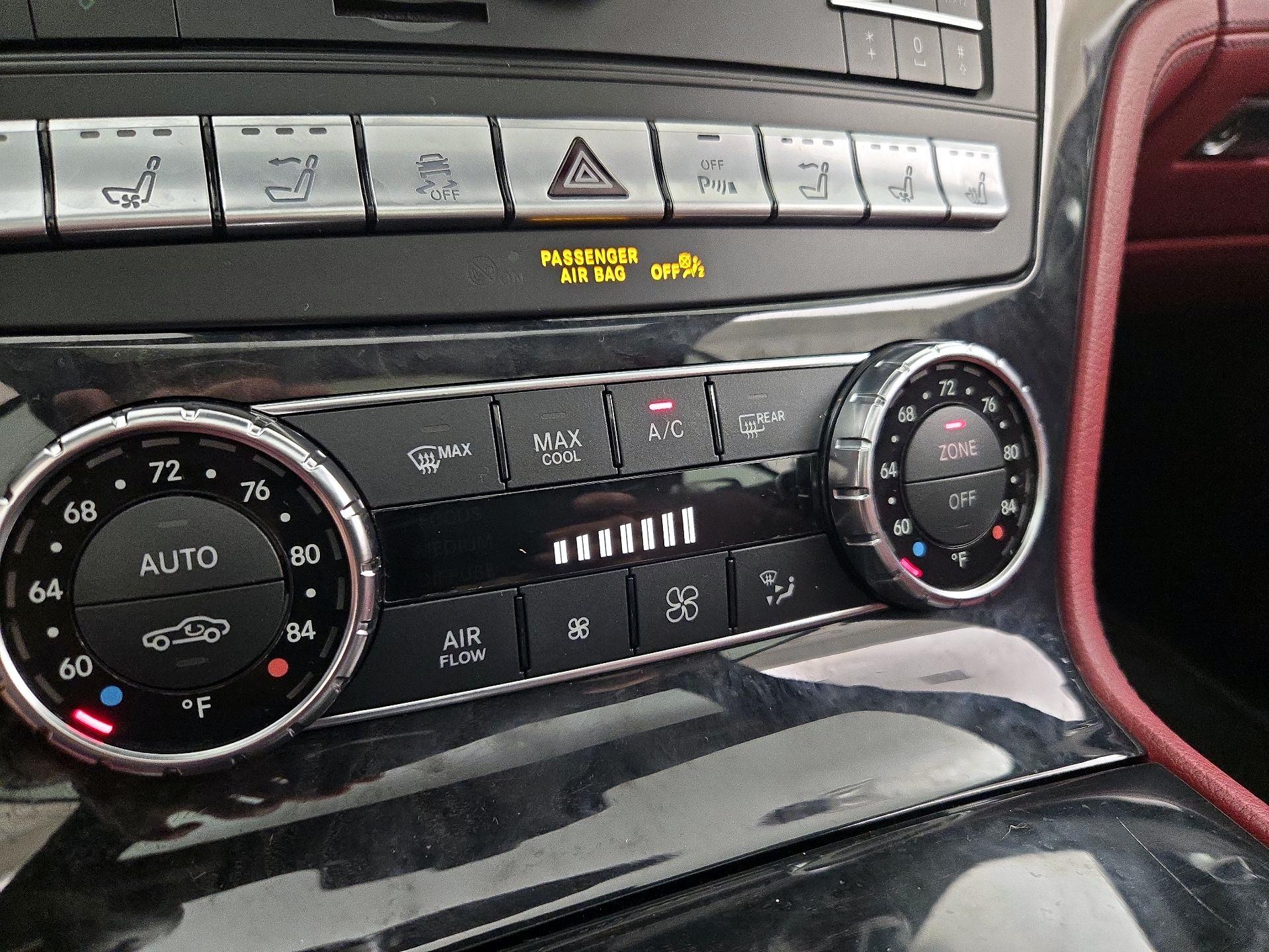 Thumbnail: 2019 Mercedes-Benz SL-Class - 15