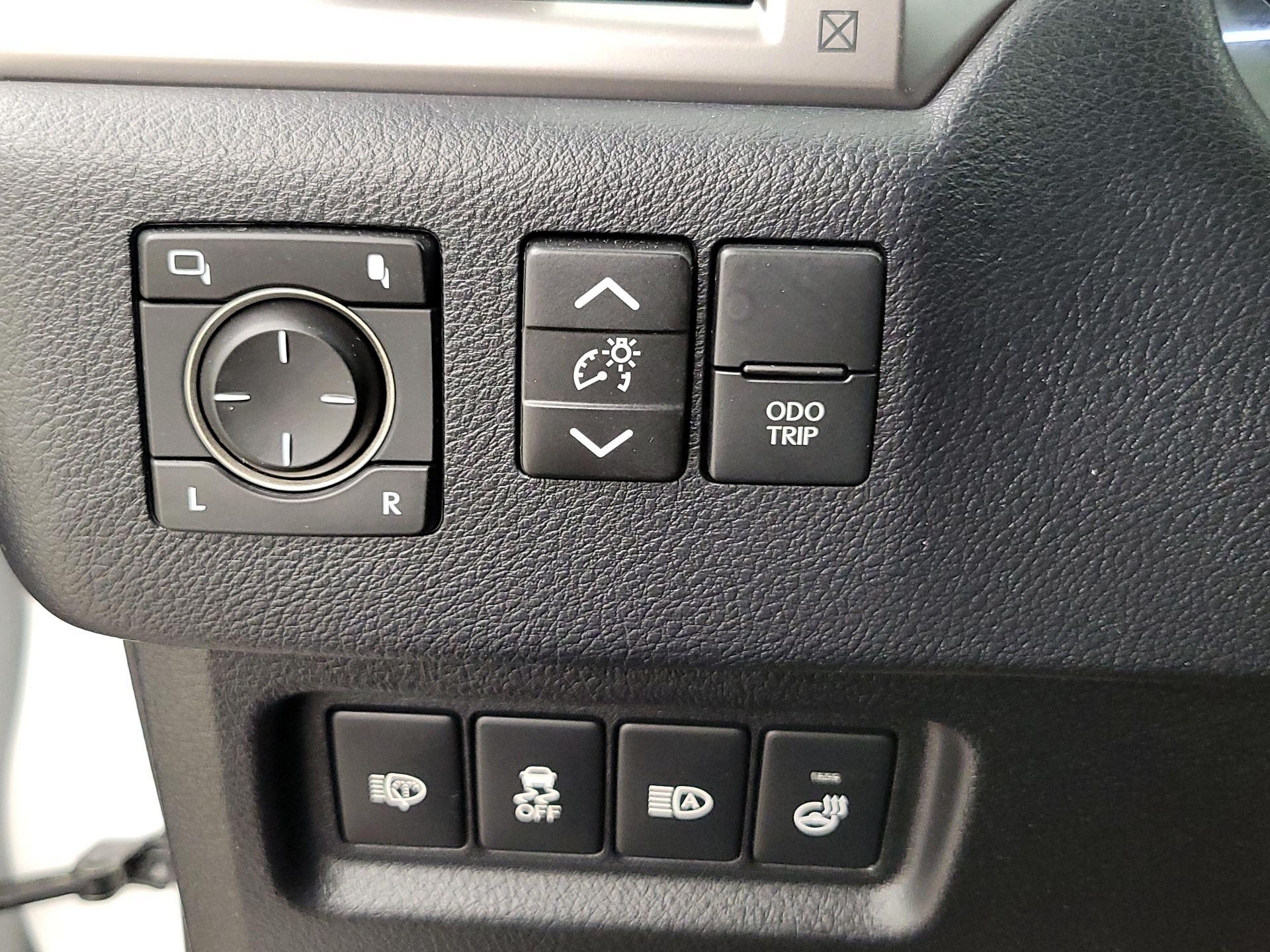 Thumbnail: 2023 Lexus GX - 13