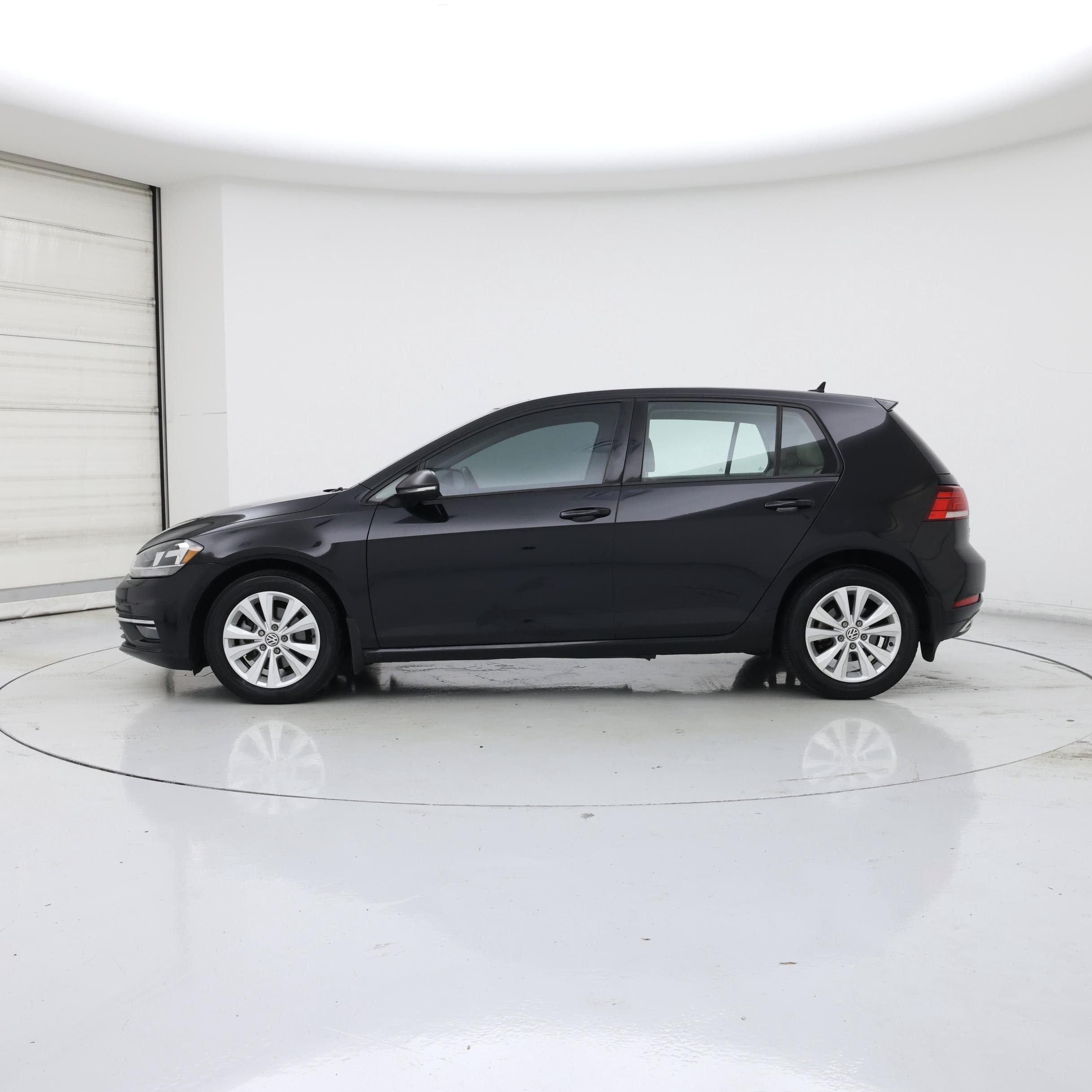 Thumbnail: 2018 Volkswagen Golf - 3